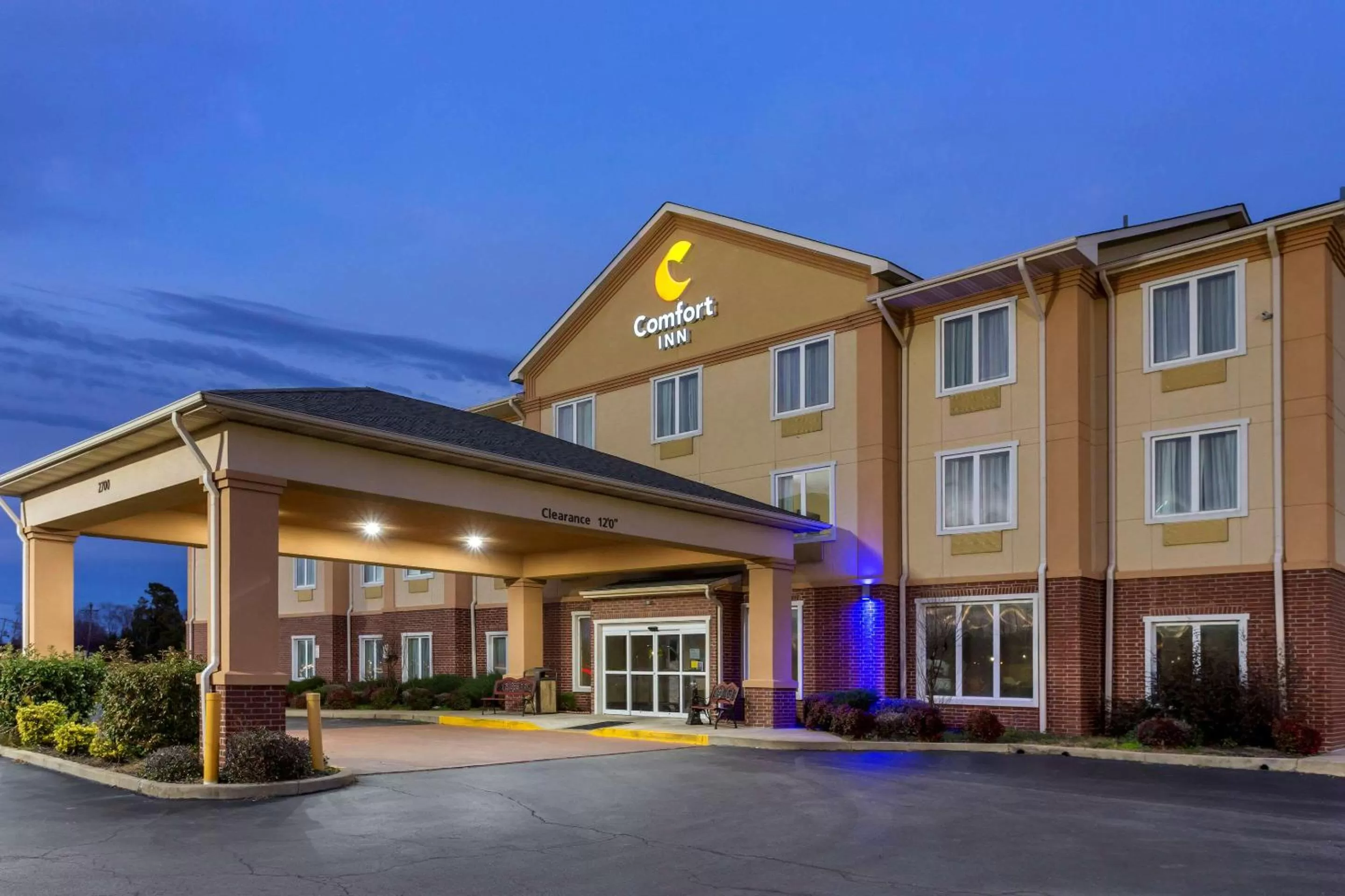 Property building in Comfort Inn Marion - West Memphis