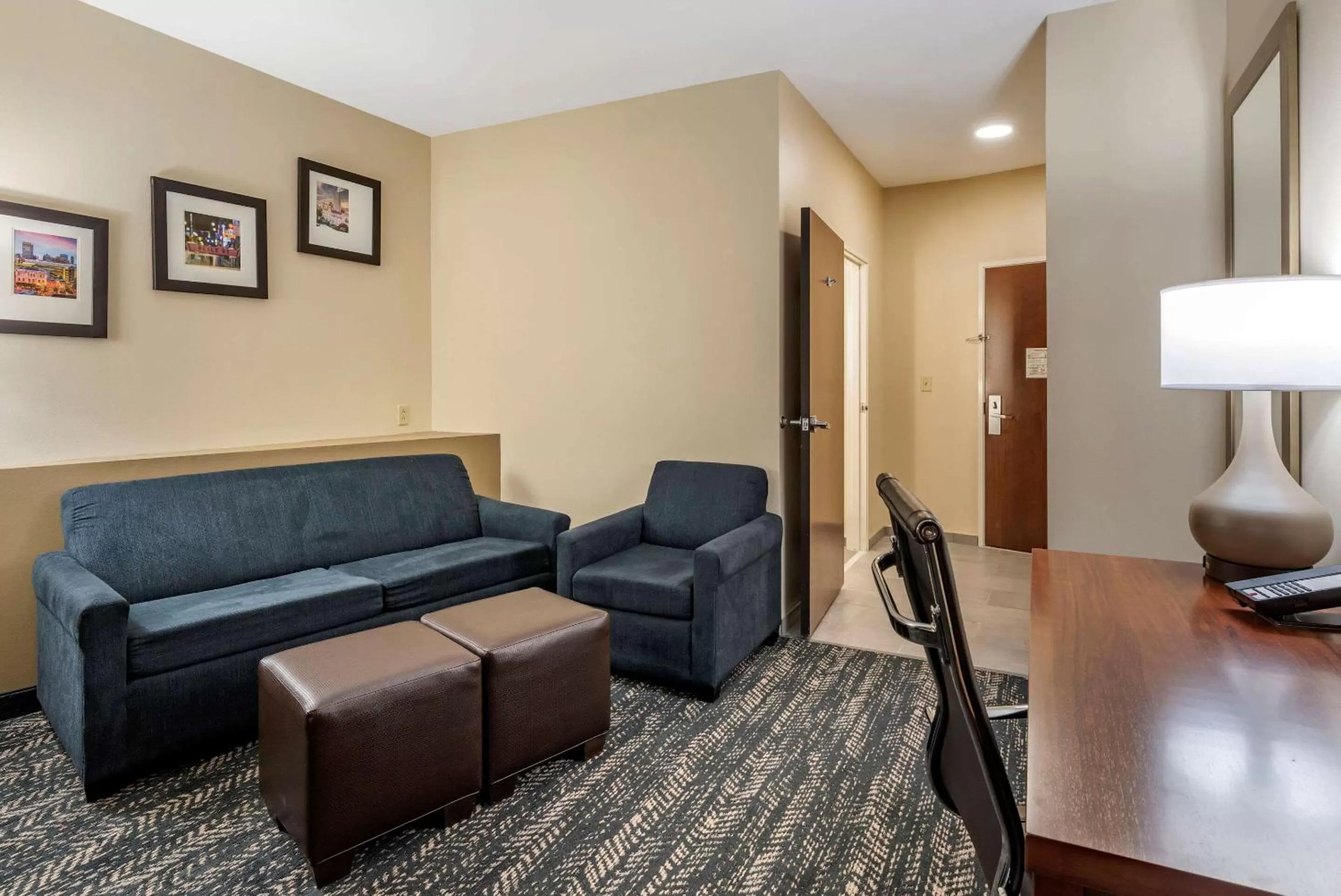 Photo of the whole room in Comfort Suites West Memphis I-40 I-55