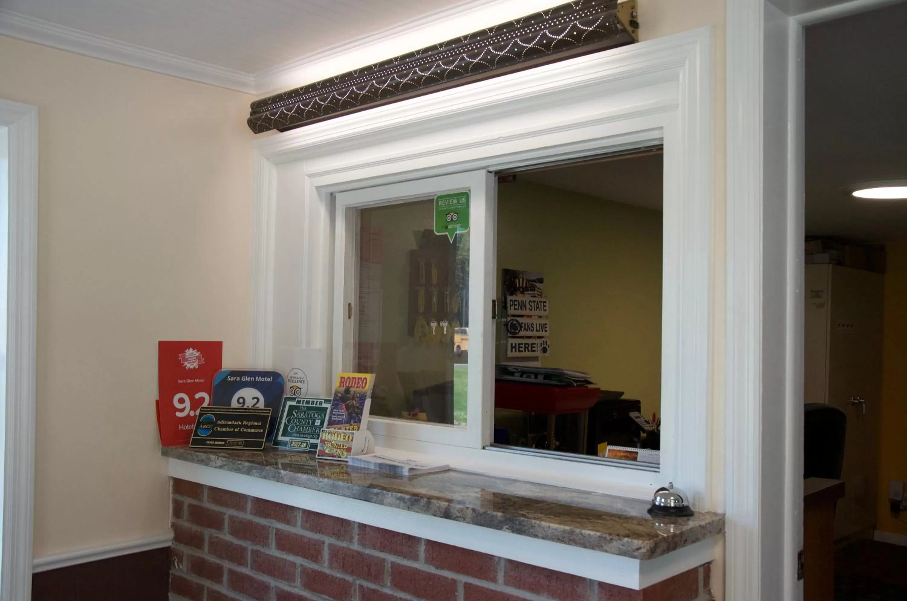 Lobby or reception in Sara Glen Motel - Saratoga Springs-Glens Falls