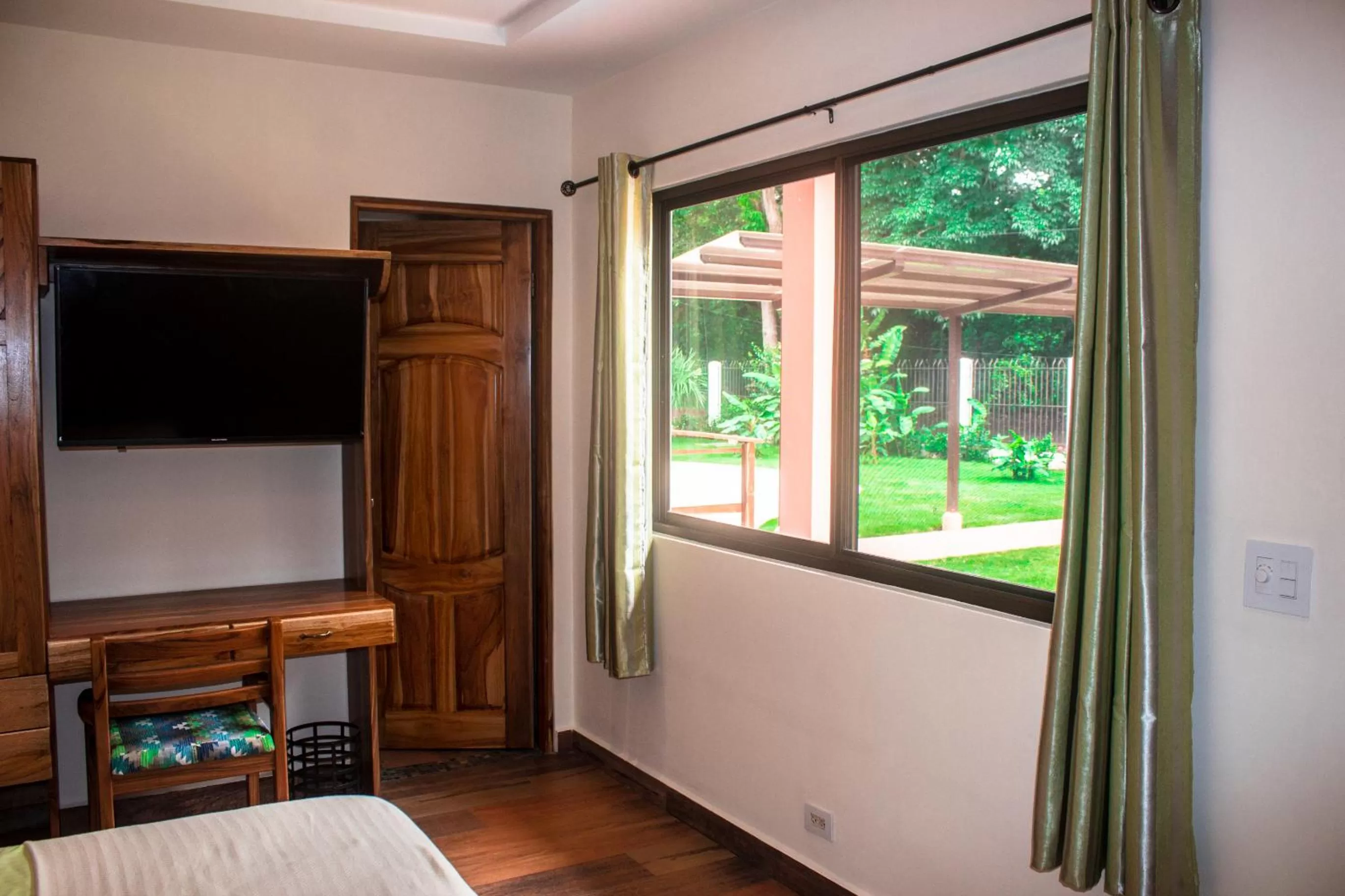 TV/Entertainment Center in Hotel-Boutique Patampa