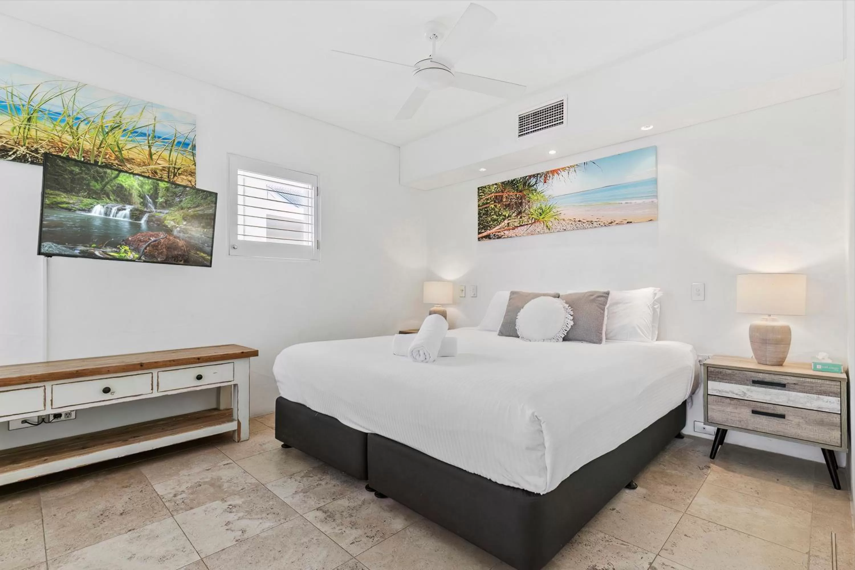 Bed in Noosa Blue Resort