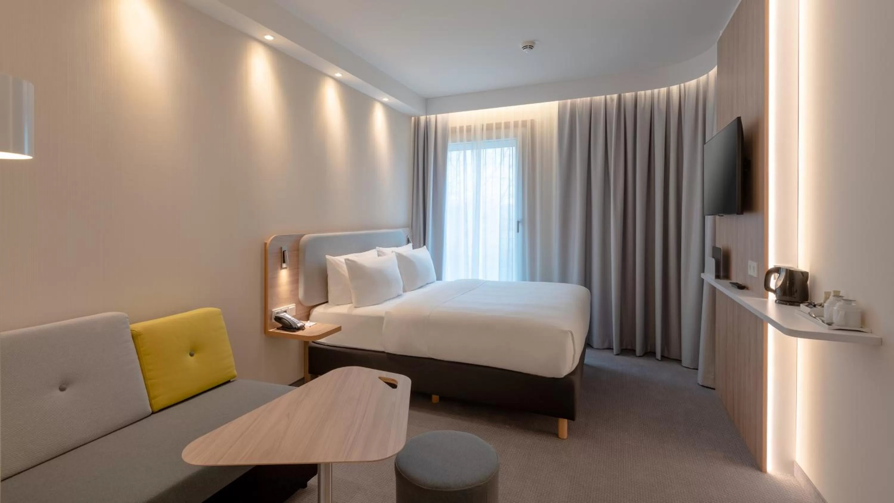 Bed in Holiday Inn Express - MUNICH NORTH by IHG