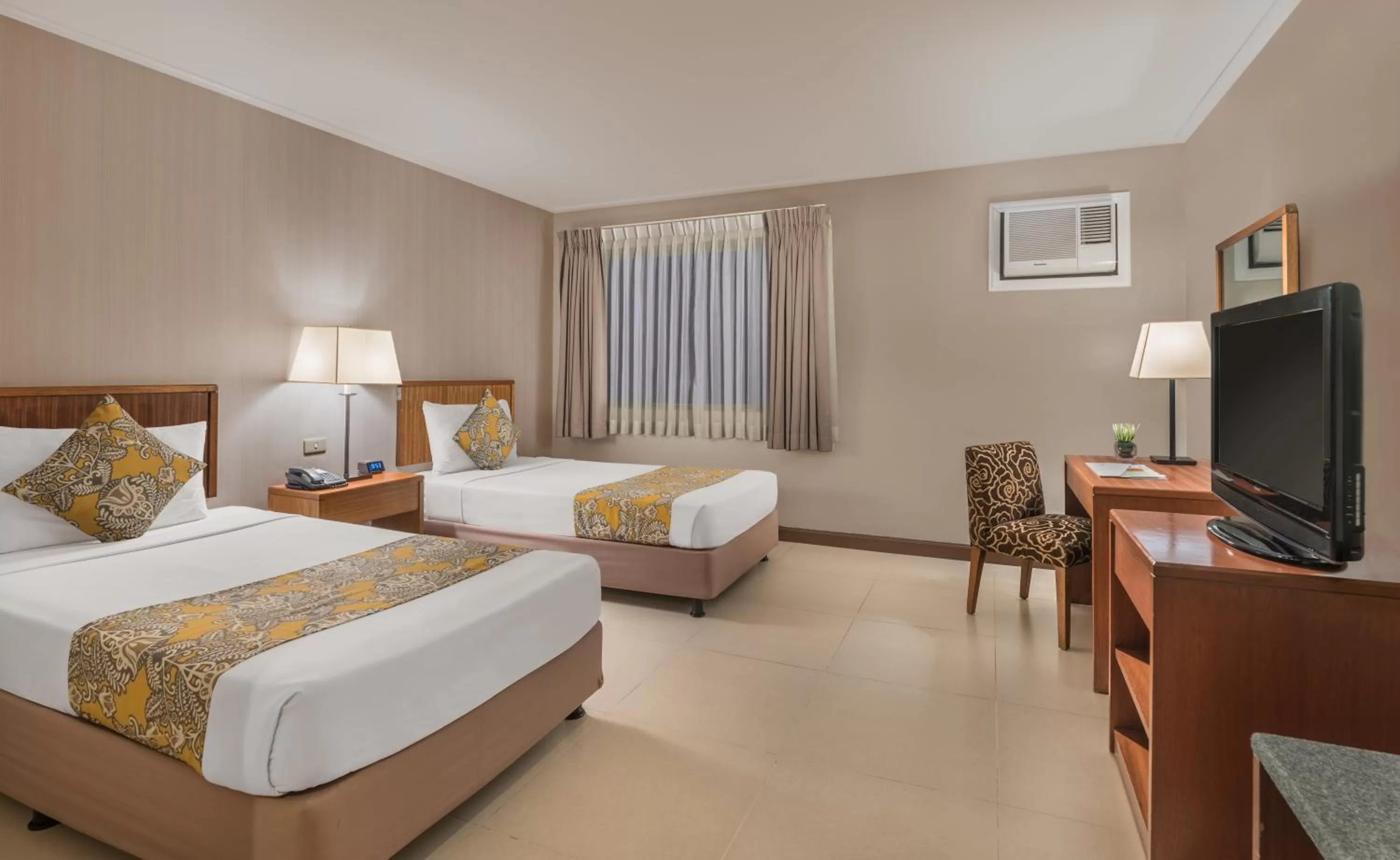 Bed in Hotel Kimberly Manila