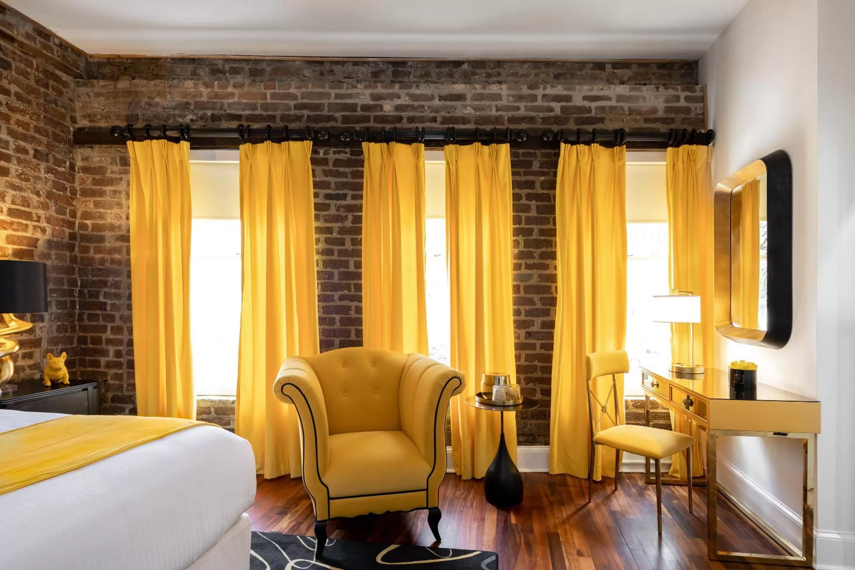 Seating area, Bed in The Vendue, Downtown Art Hotel