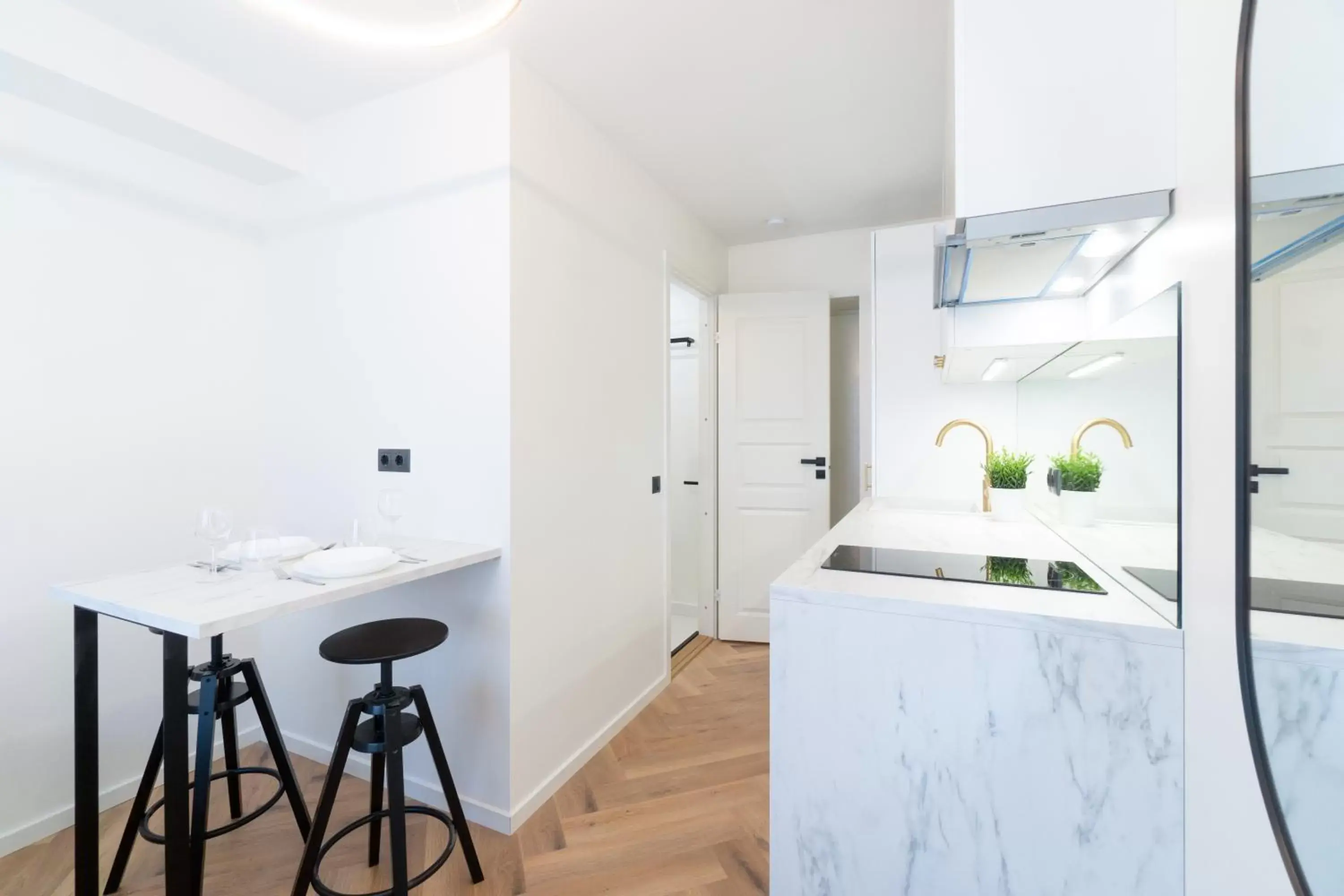 Superior Studio in RevalHome Self Check-In 24h Airport Studios Superior Studio in RevalHome Self Check-In 24h Airport Studios