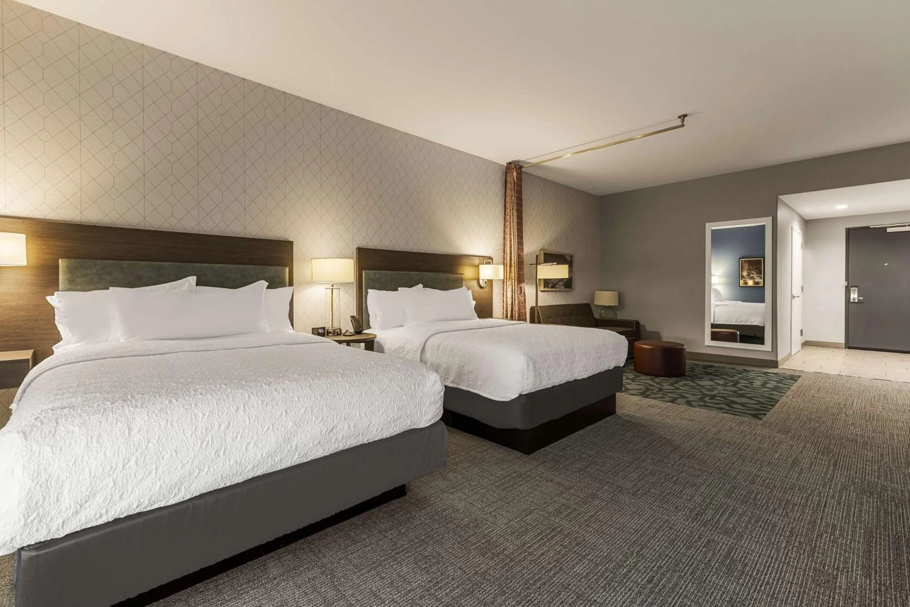 Living room, Bed in Home2 Suites By Hilton Cookeville