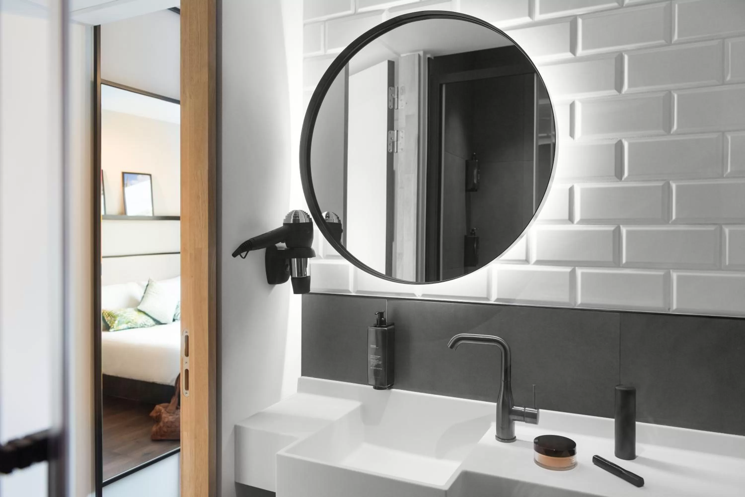 Bathroom in ibis Brussels Centre Chatelain