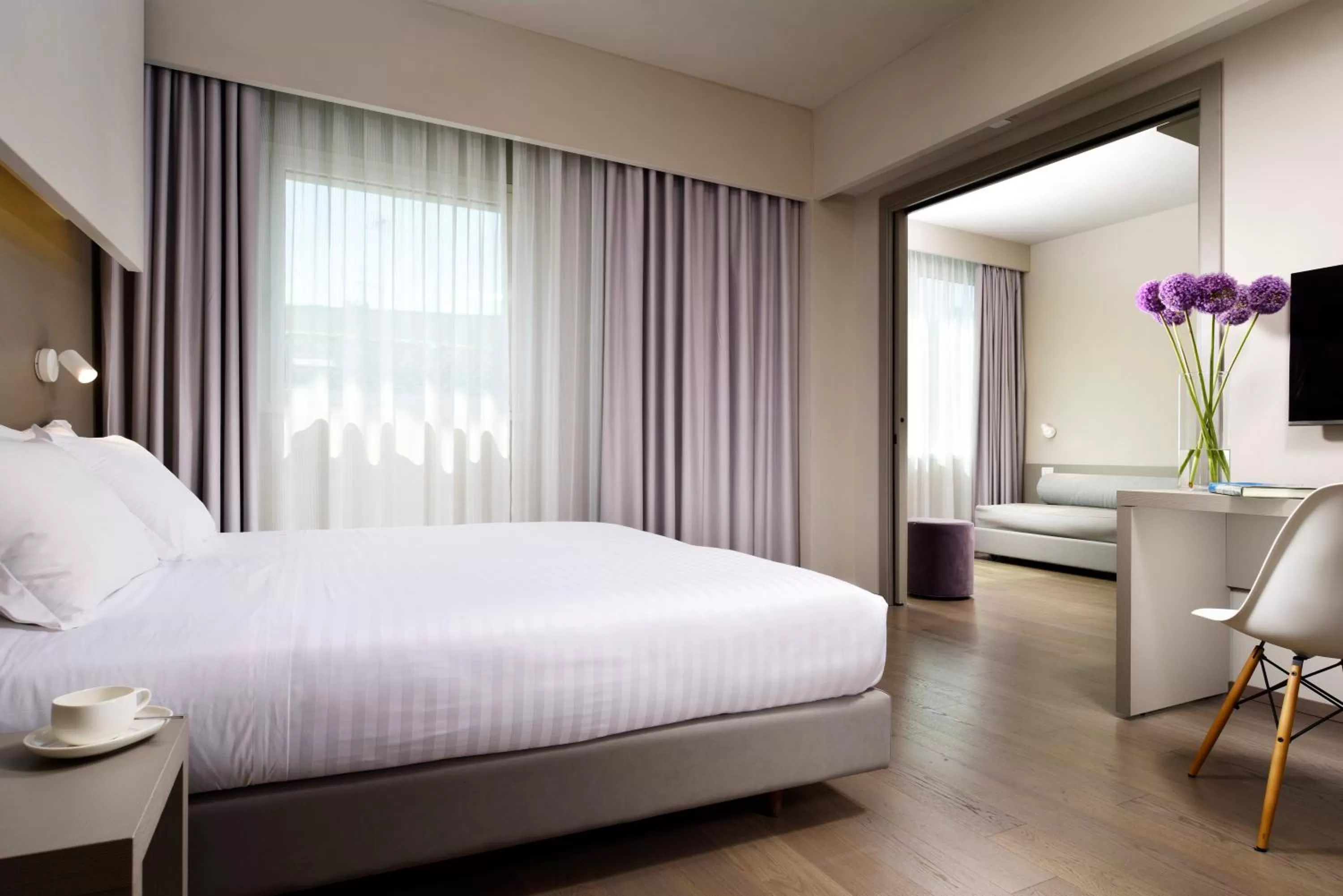 Photo of the whole room, Bed in Hotel Glance In Florence