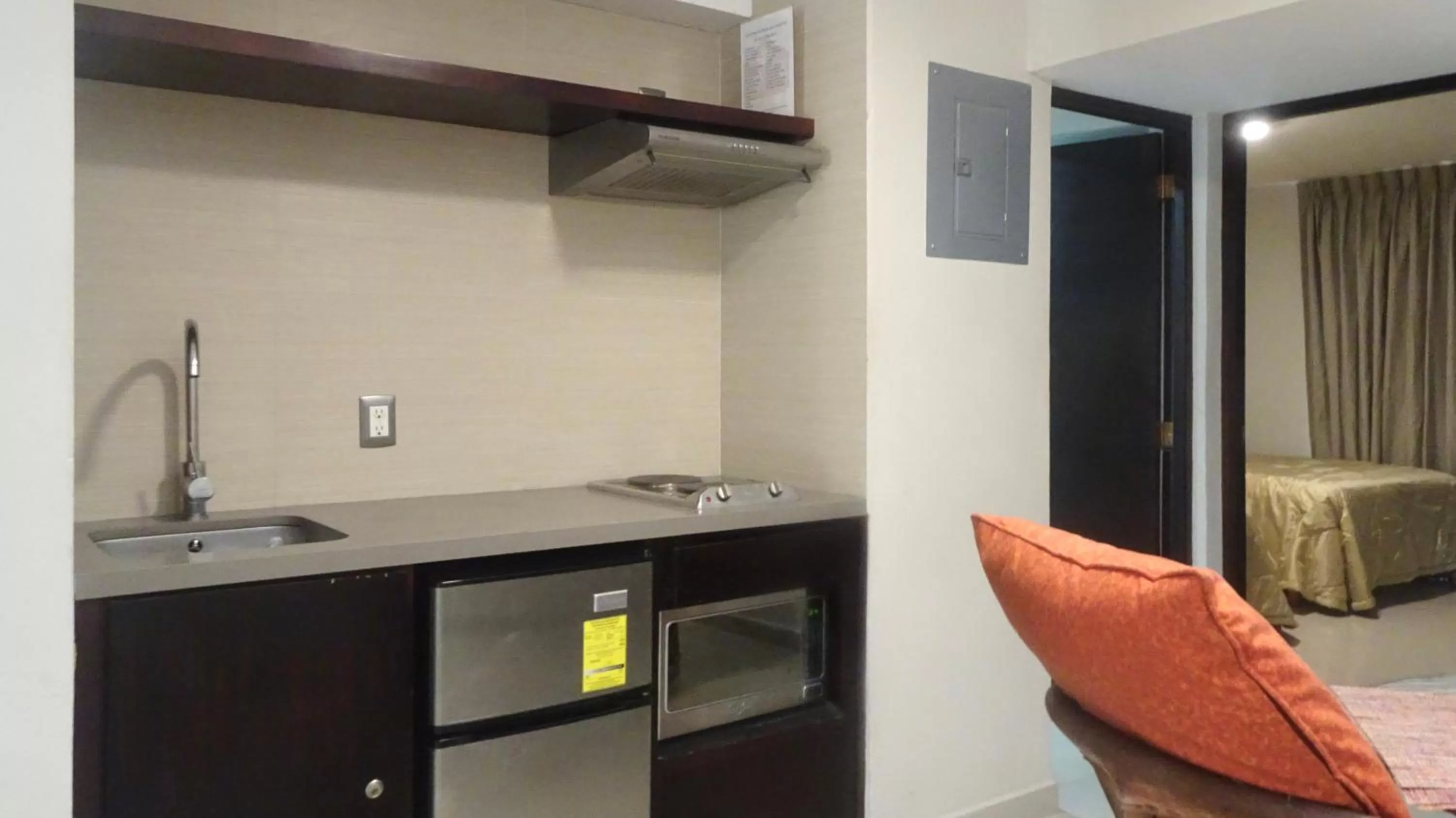 Kitchen or kitchenette in Suites San Luis