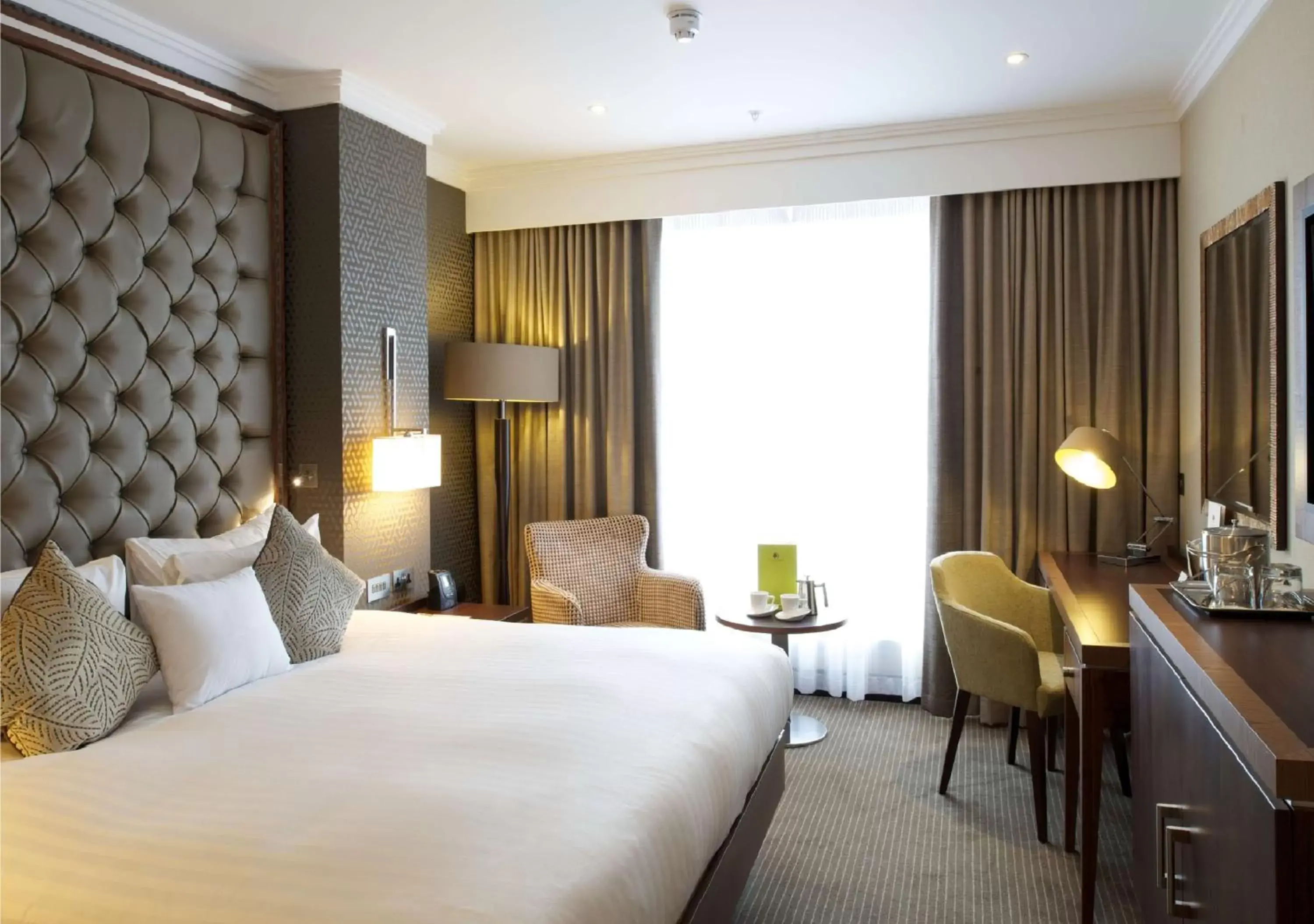 Premium King Room in DoubleTree by Hilton London Victoria Premium King Room in DoubleTree by Hilton London Victoria