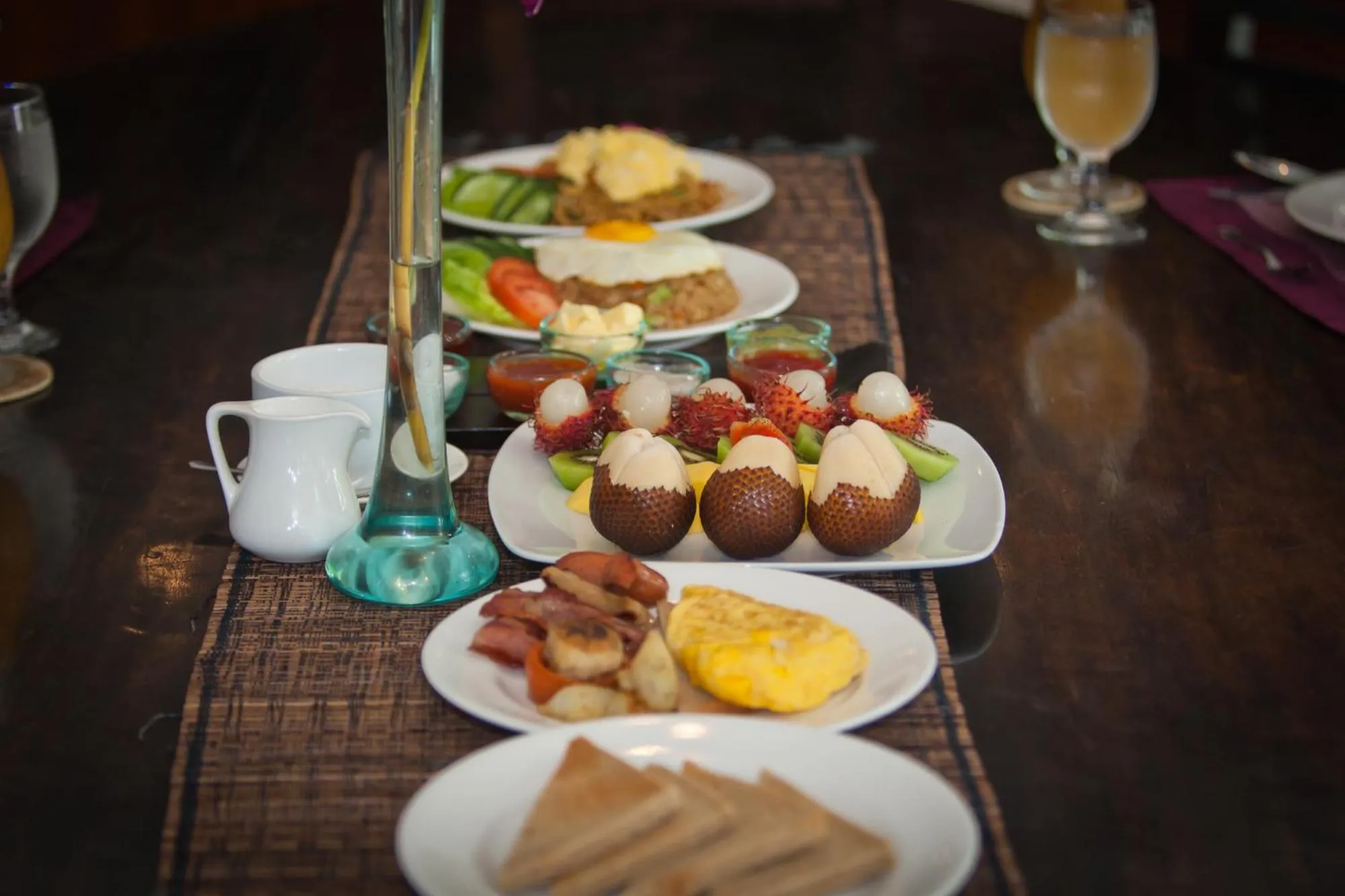 Food and drinks in Villa Casis by Nagisa Bali