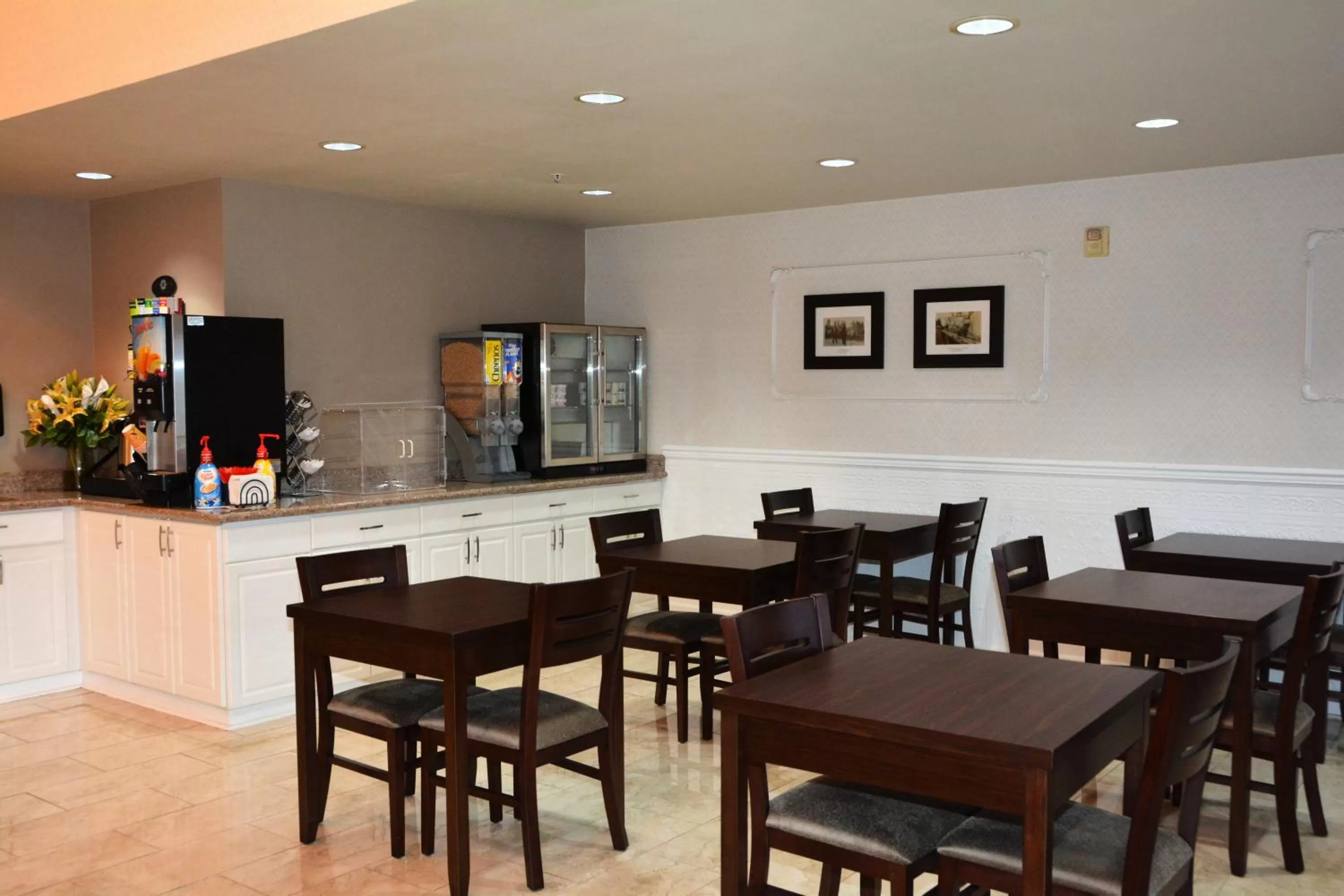 Restaurant/places to eat in FairBridge Inn & Suites DuPont