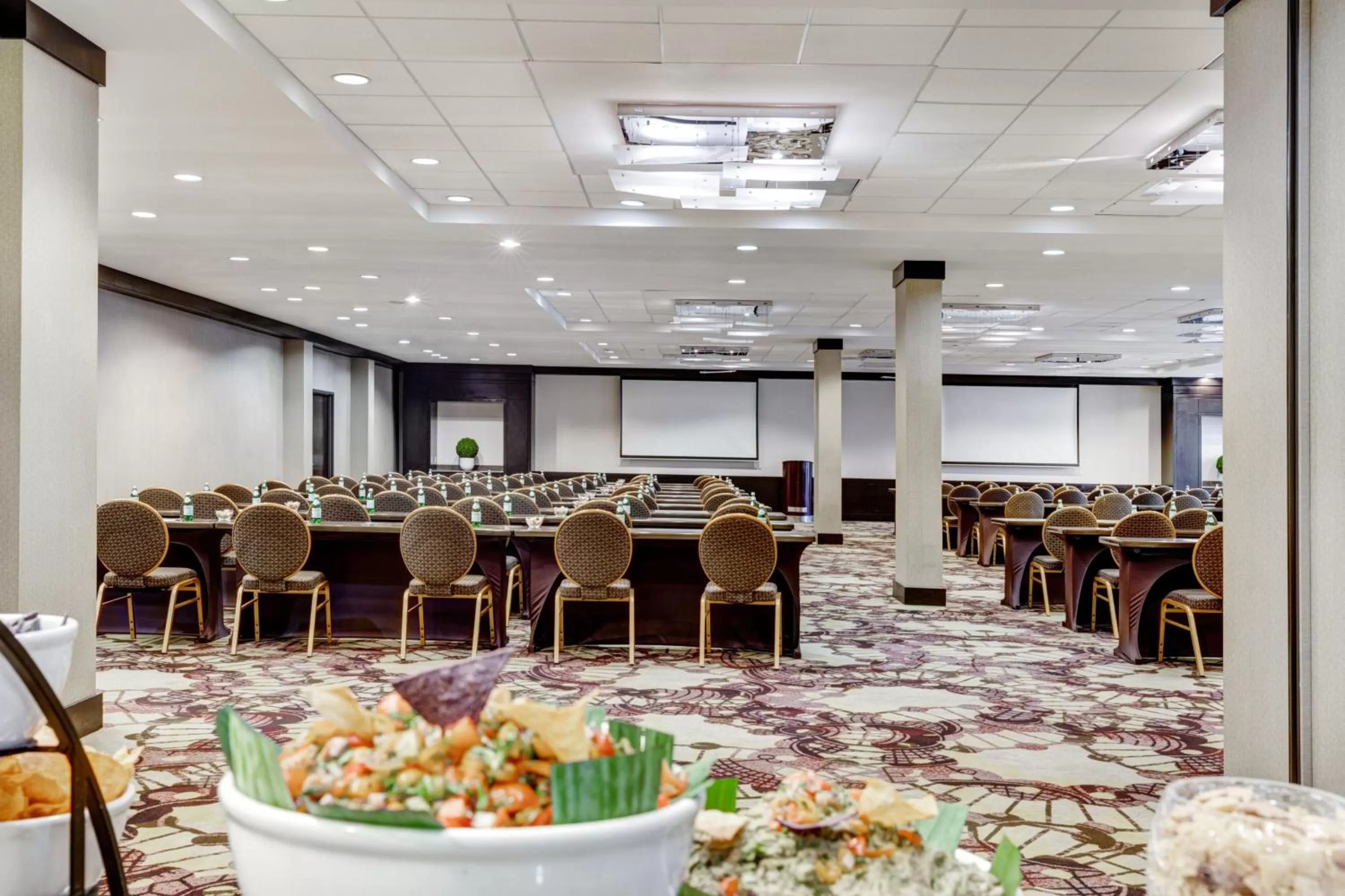 Meeting/conference room in Crowne Plaza Houston Galleria Area by IHG