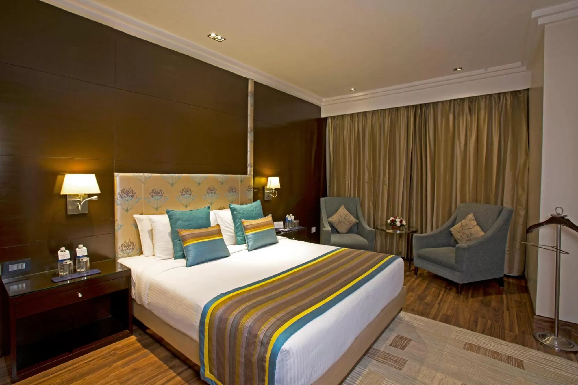 Bedroom, Bed in Golden Tulip Chandigarh, Panchkula
