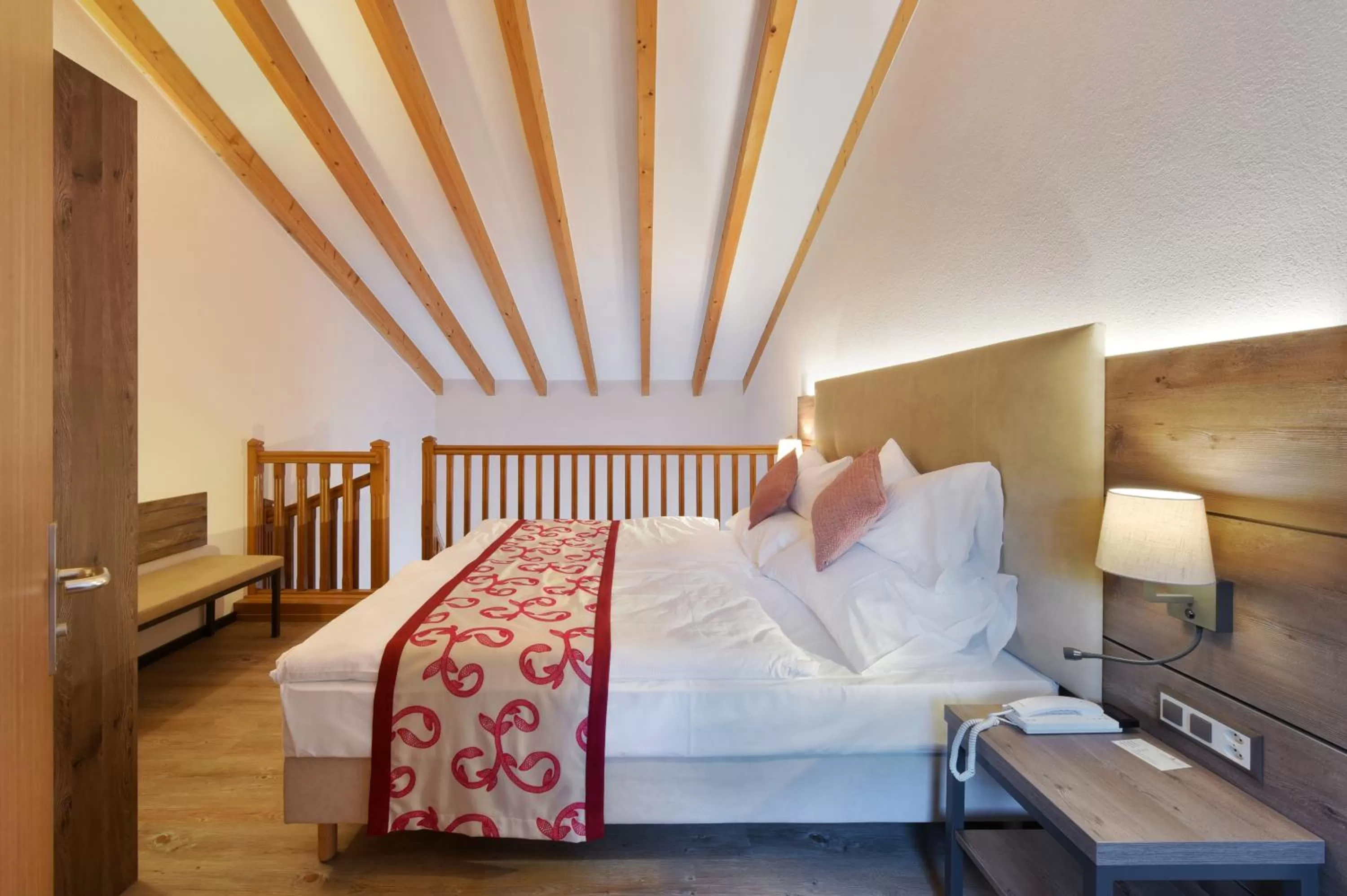 Photo of the whole room in Hôtel des Vignes