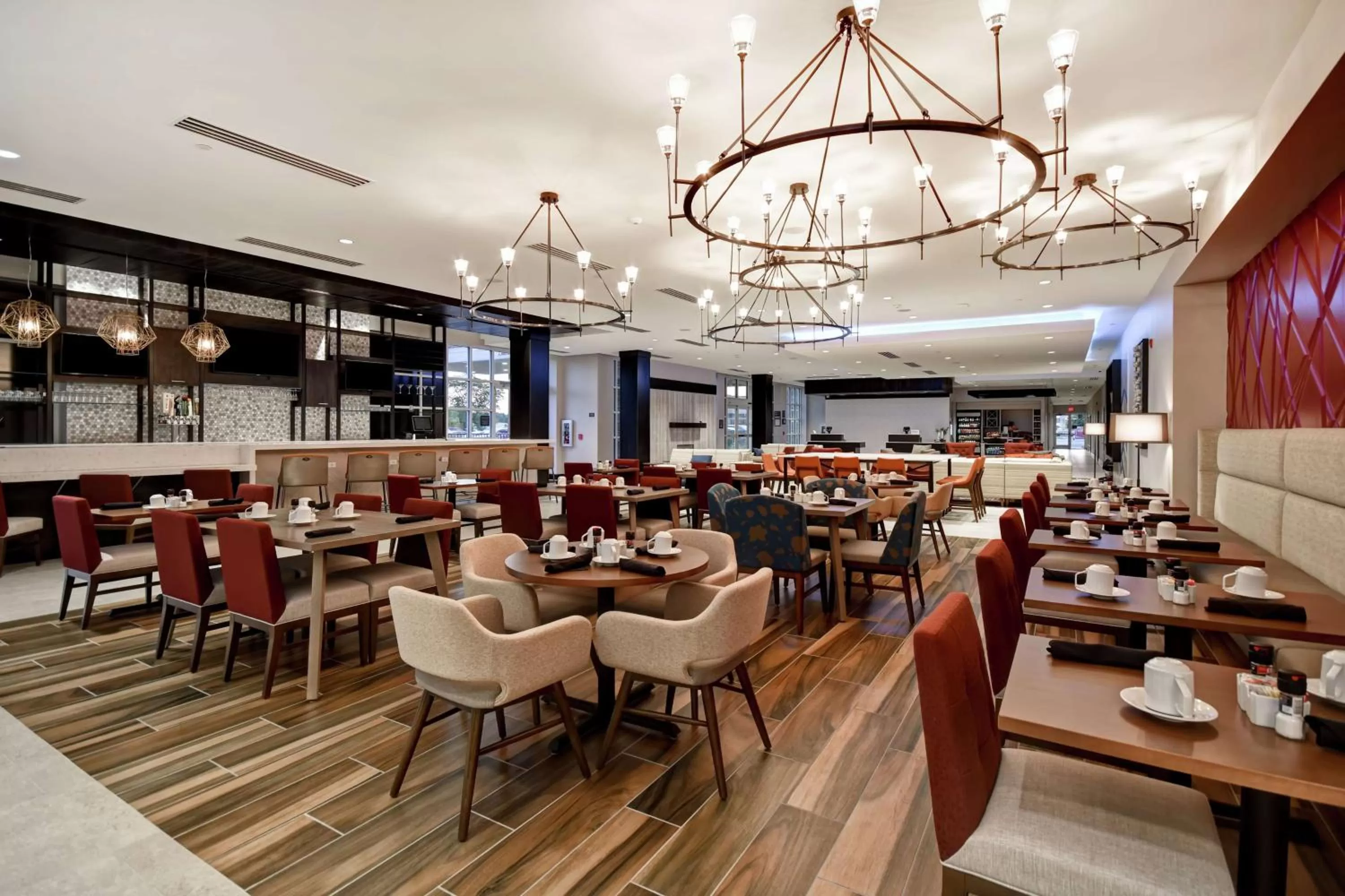 Restaurant/places to eat in Hilton Garden Inn Lansing West