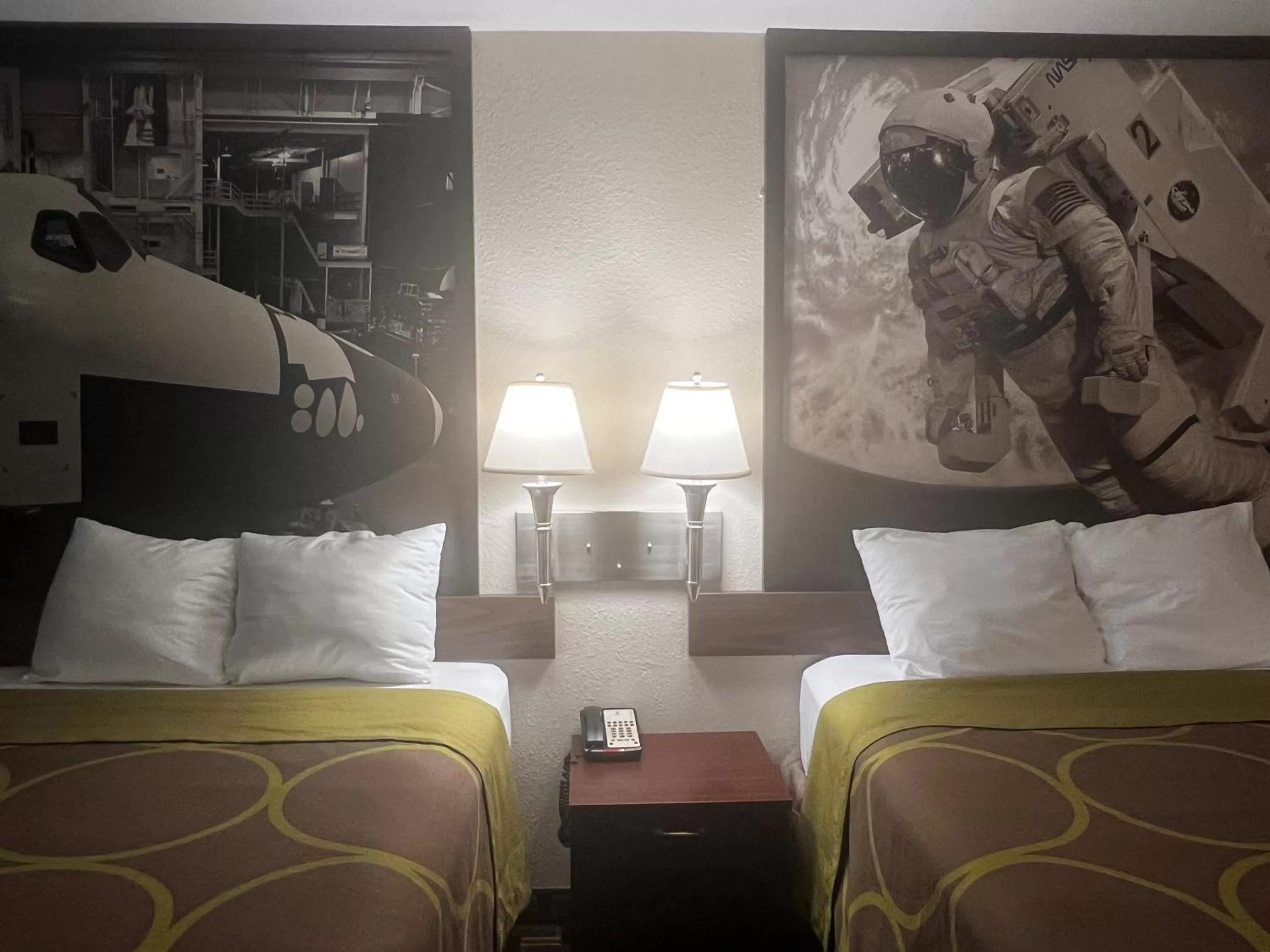 Bed in Super 8 by Wyndham Baytown I-10