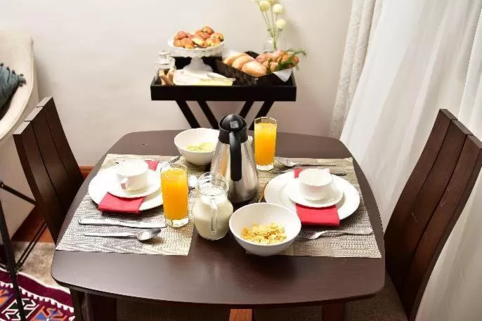 Breakfast in Palm Valley