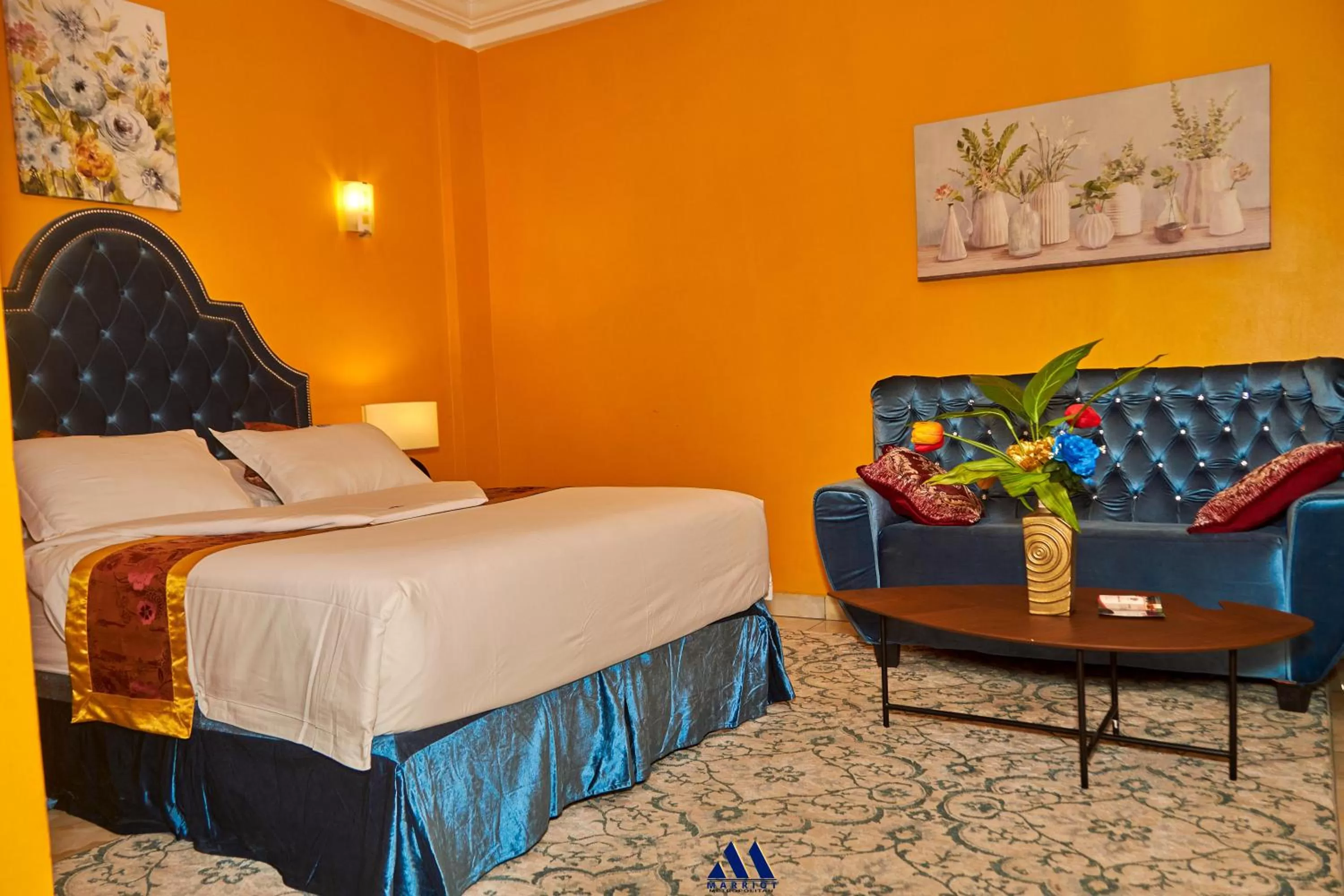 Bed in Marriot Metropolitan Hotel