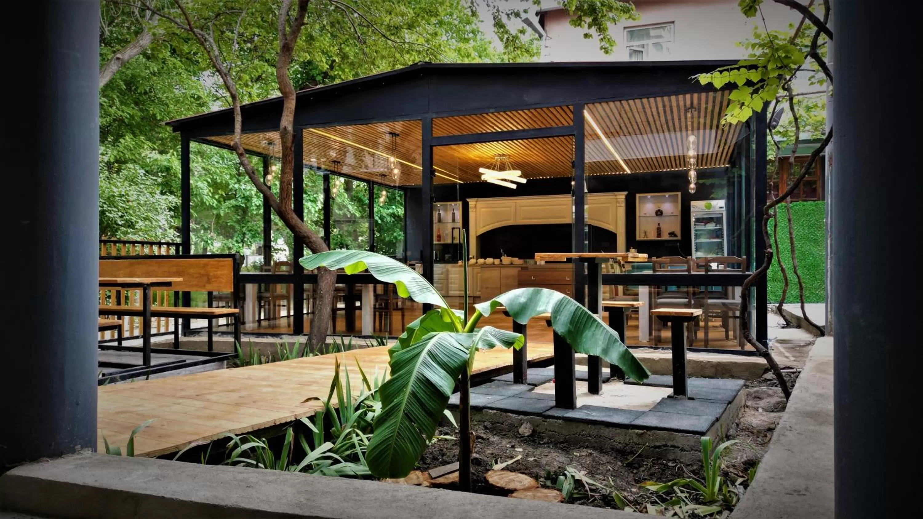 Restaurant/places to eat in Hotel Salosi