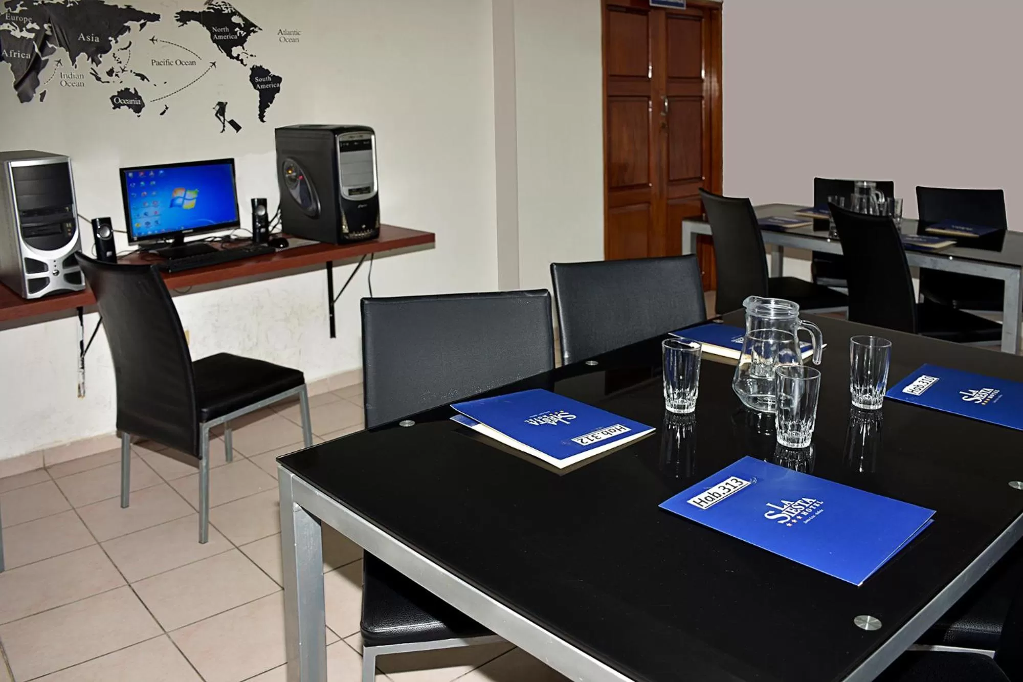Business facilities, Business Area/Conference Room in La Siesta Hotel