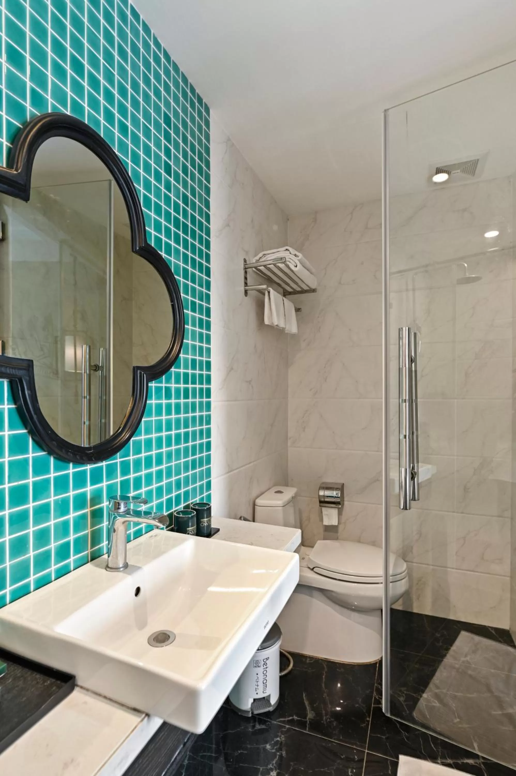 Shower, Bathroom in 22Land Residence Hotel & Spa 52 Ngo Huyen
