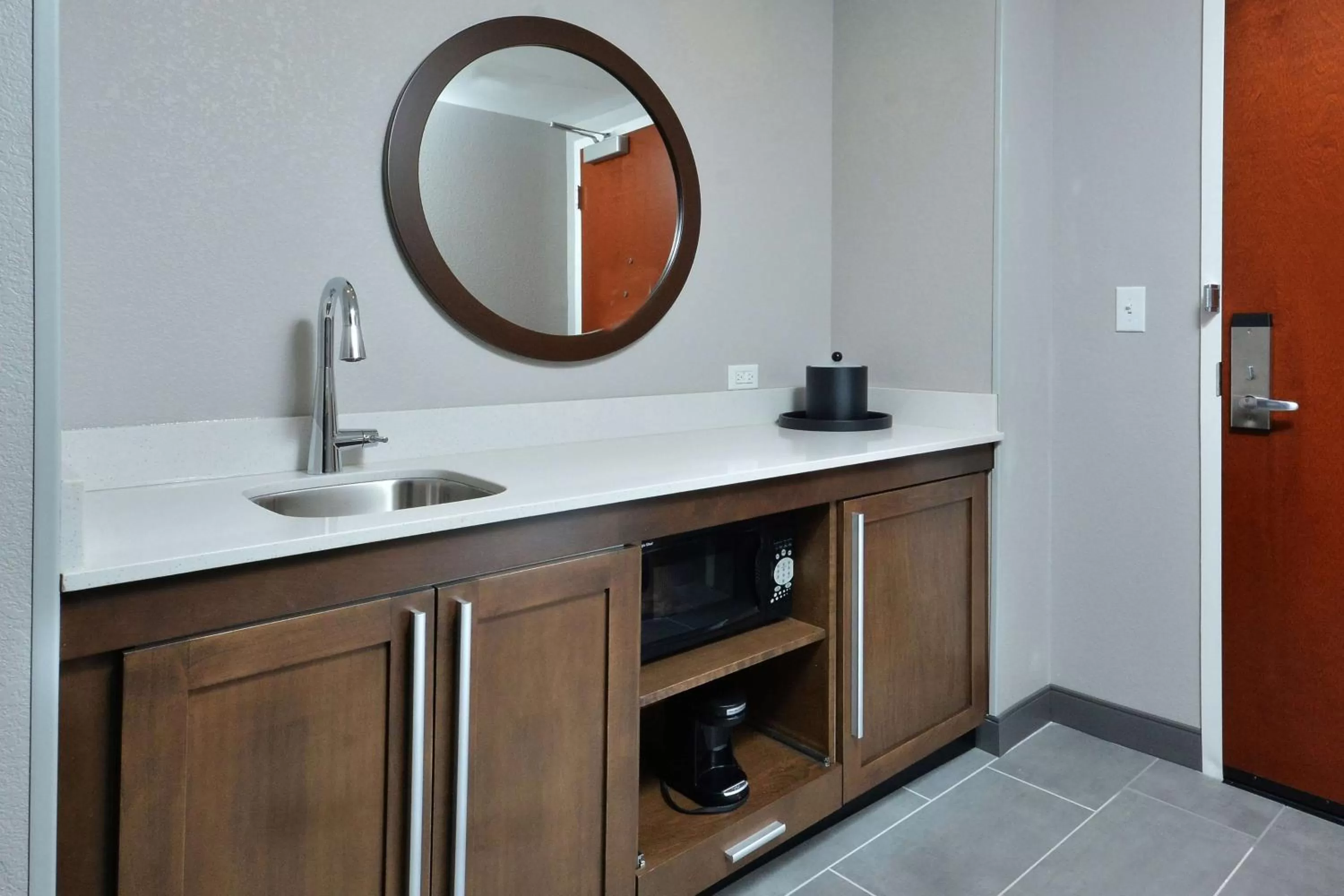 Photo of the whole room in Hampton Inn & Suites Charlotte North I 485