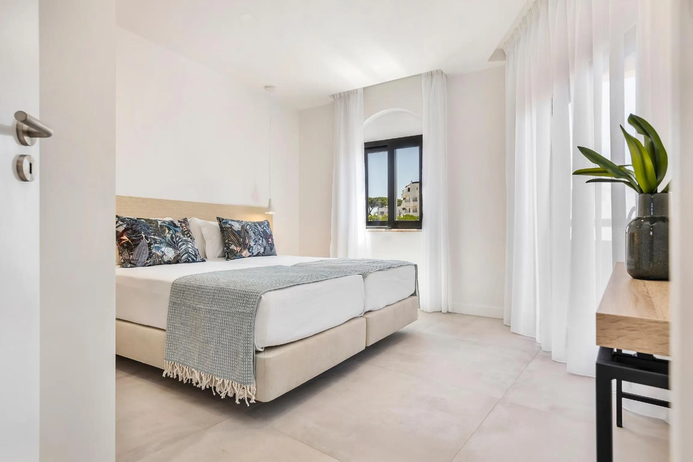 Bed in Clube Maria Luisa