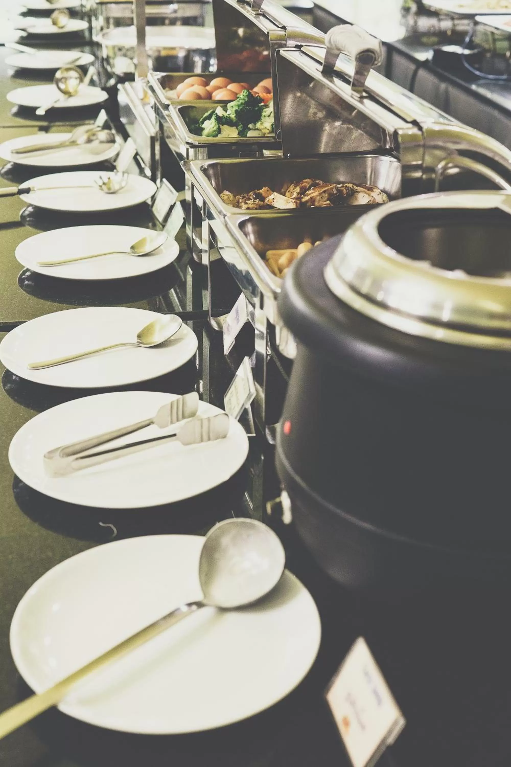 Buffet breakfast in Bella Express