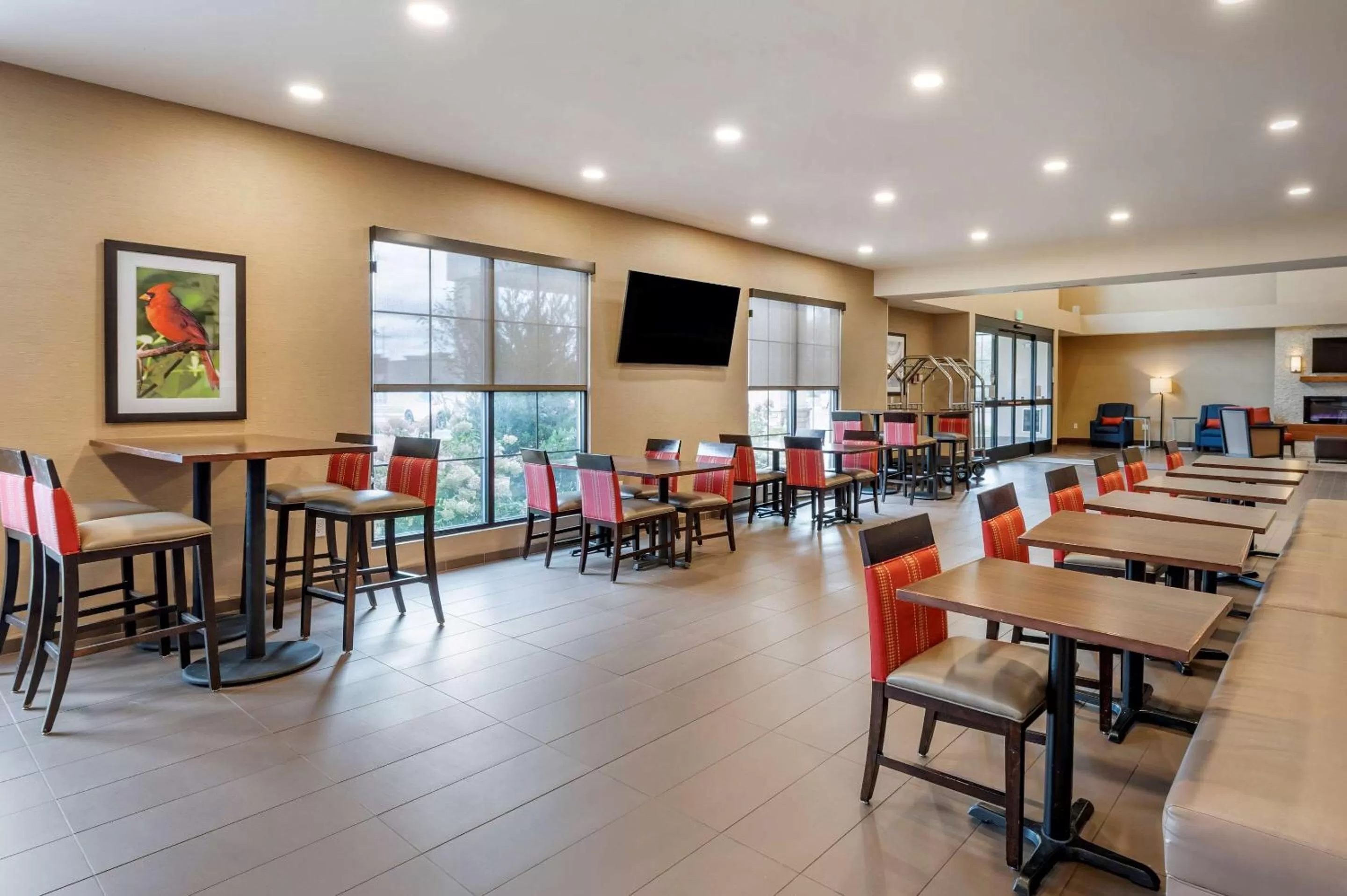 Restaurant/places to eat in Comfort Suites Columbus Airport