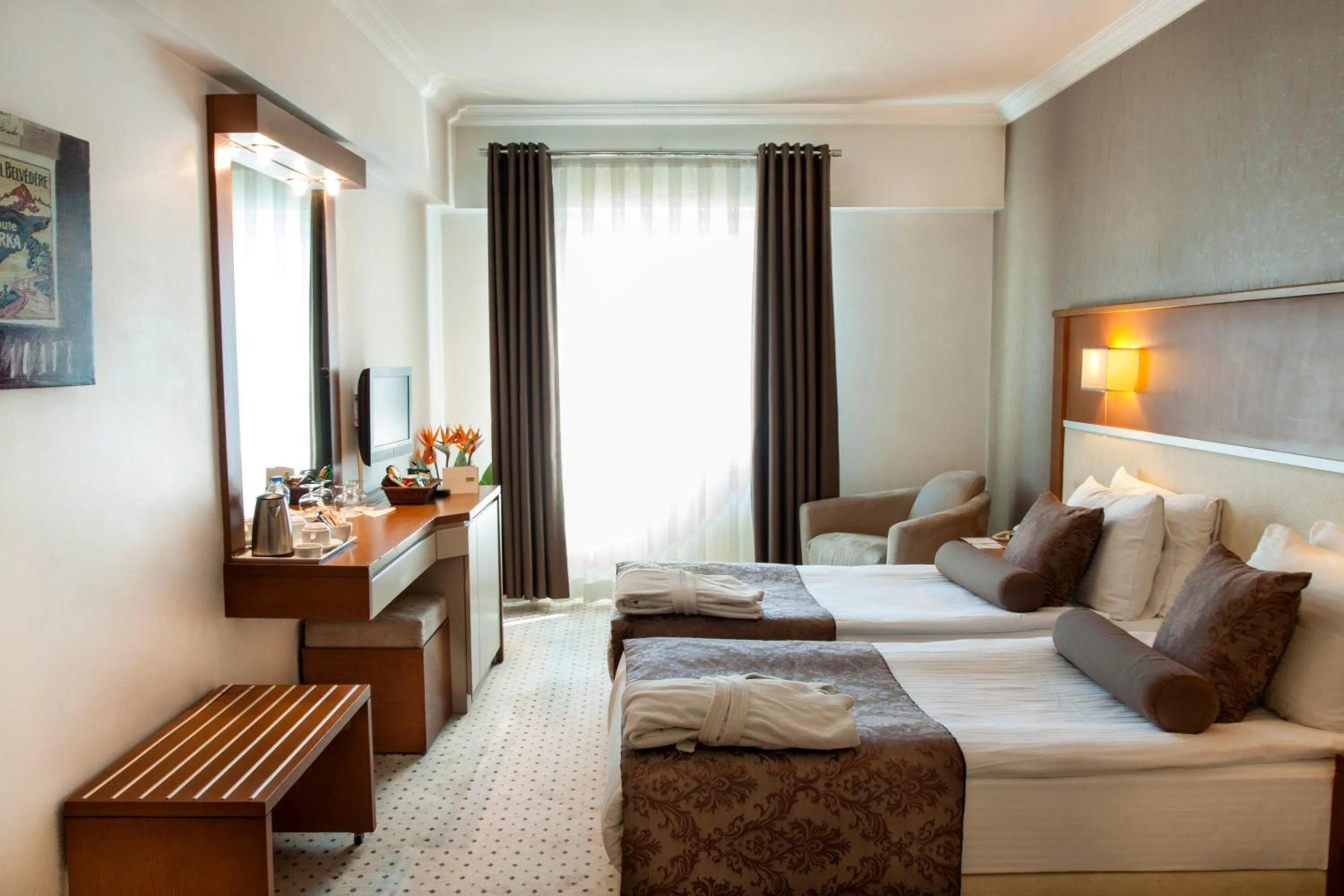 Photo of the whole room in Blanca Hotel