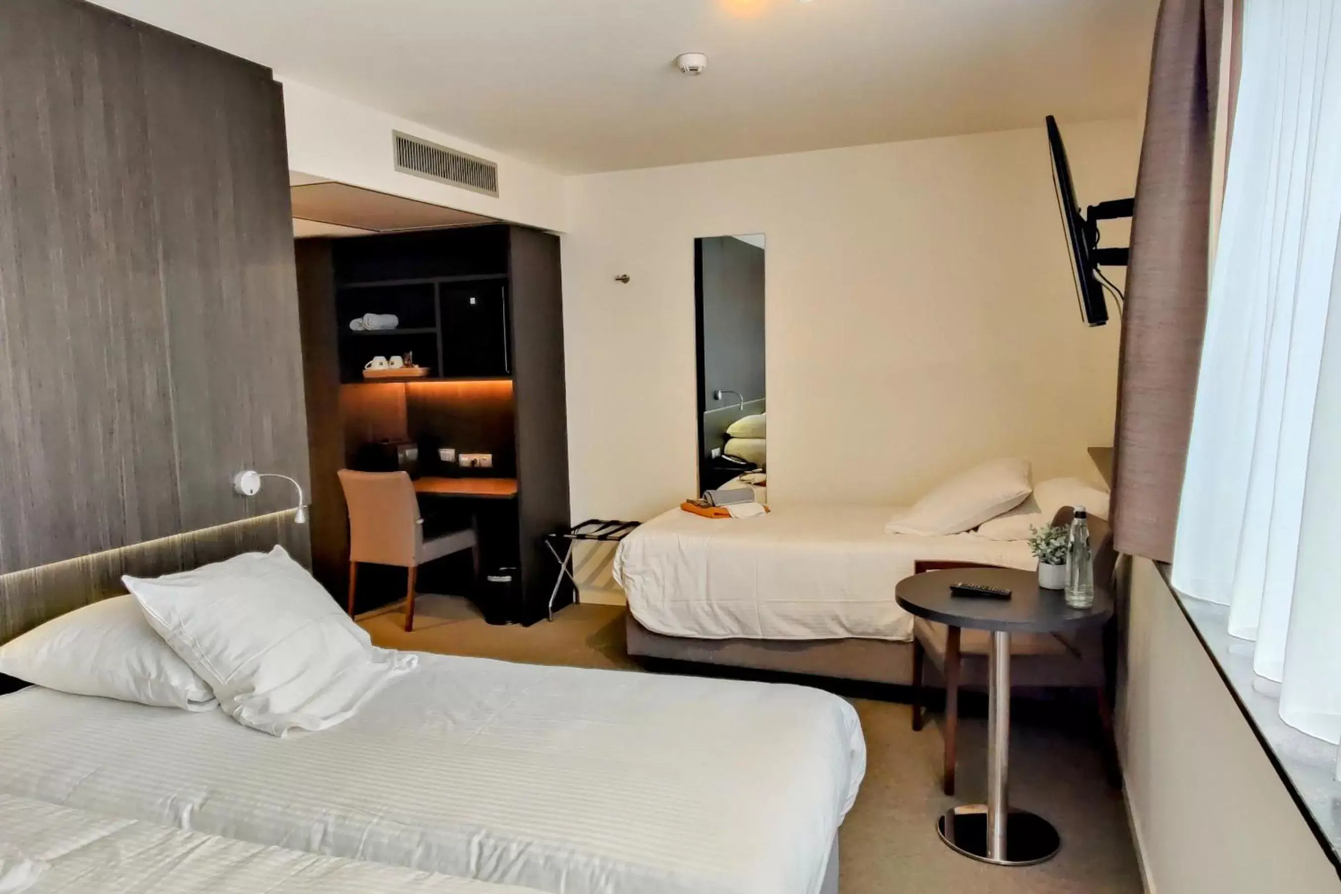 Superior Triple Room in Tower Hotel Aalst Superior Triple Room in Tower Hotel Aalst