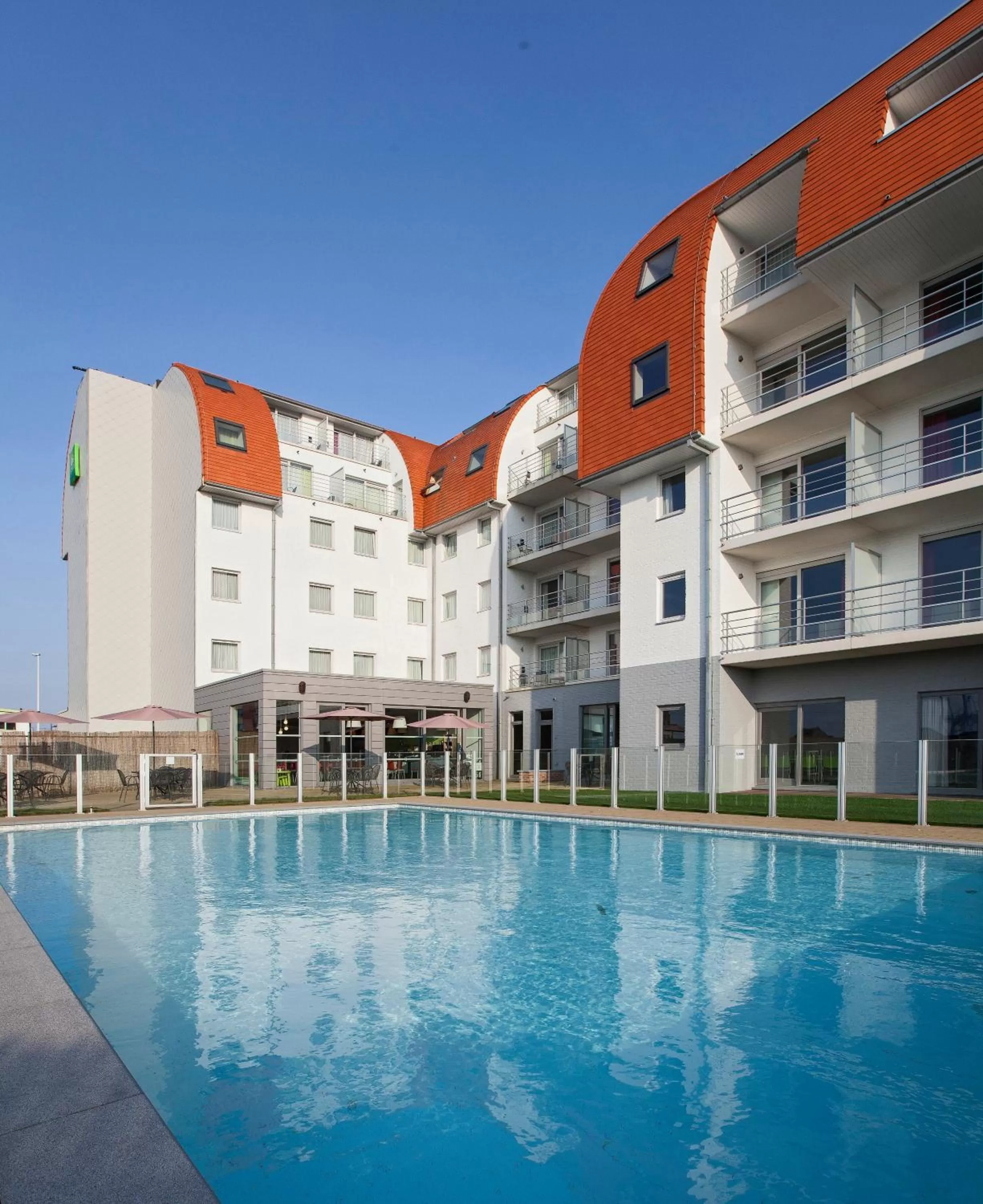 Swimming pool in ibis Styles Zeebrugge