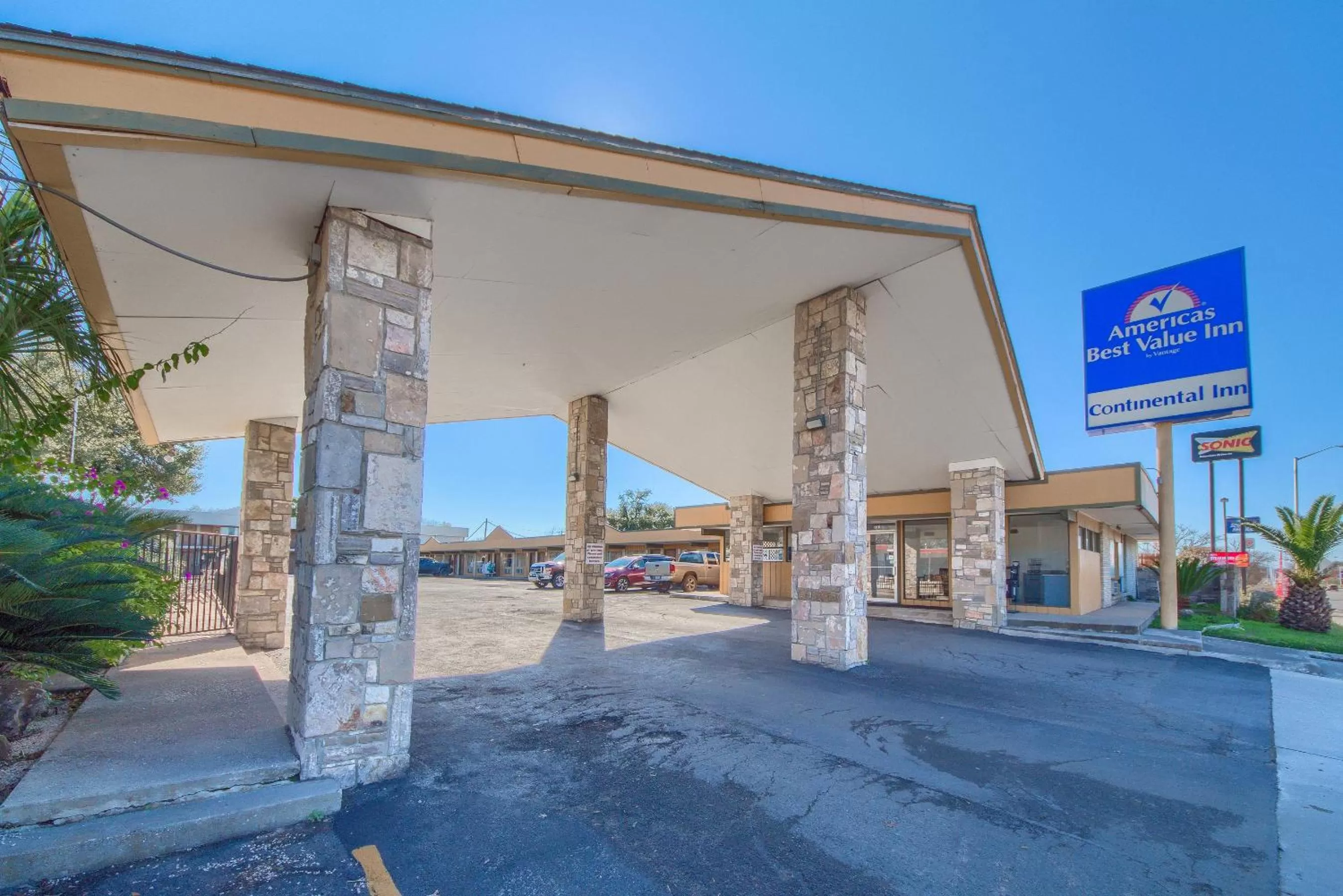 Americas Best Value Inn Uvalde