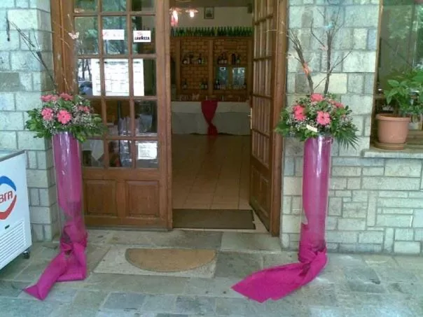 Facade/entrance in Hani Zemenou