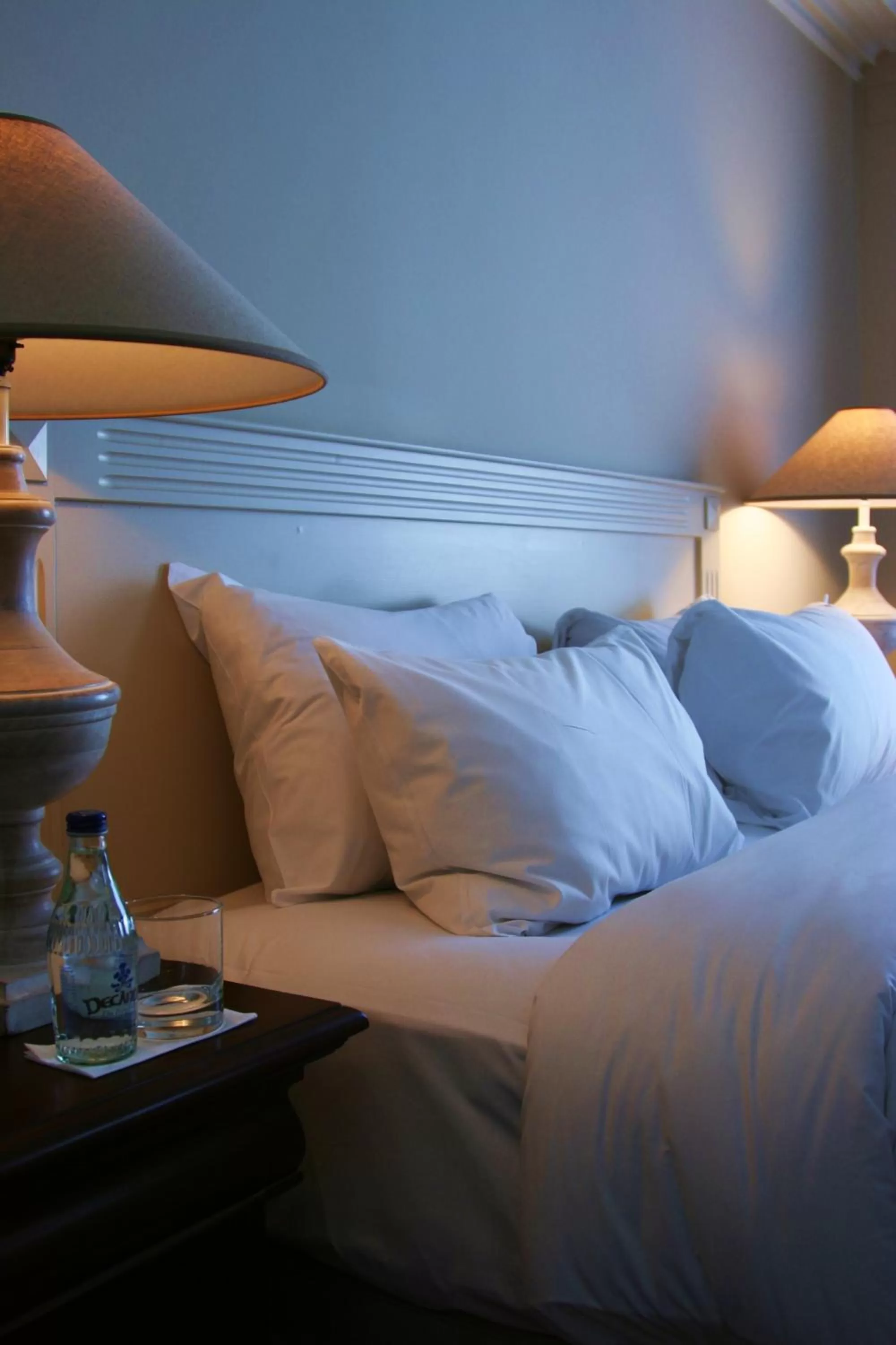 Bedroom, Bed in Abergavenny Hotel