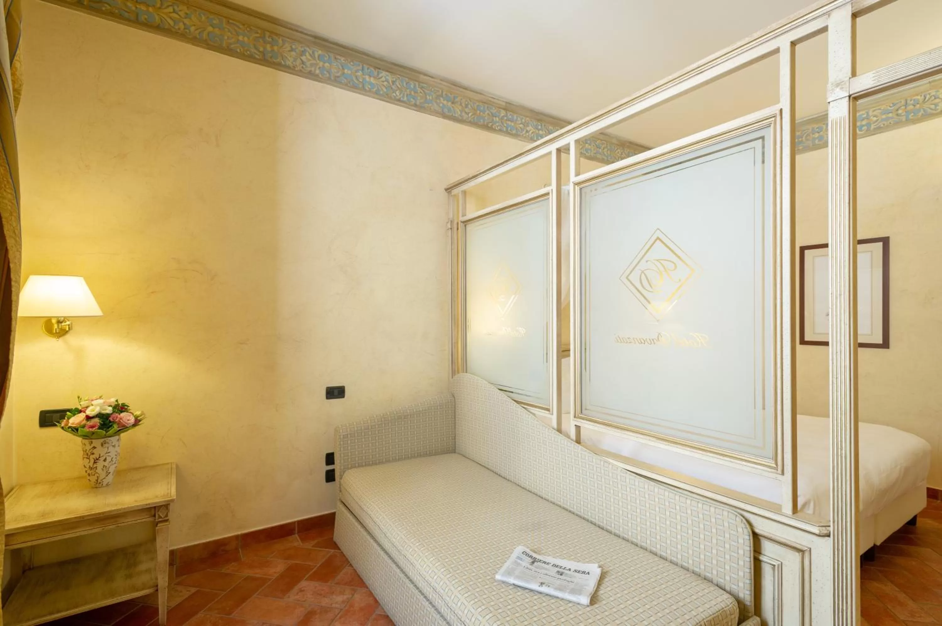 Bed in Hotel Davanzati