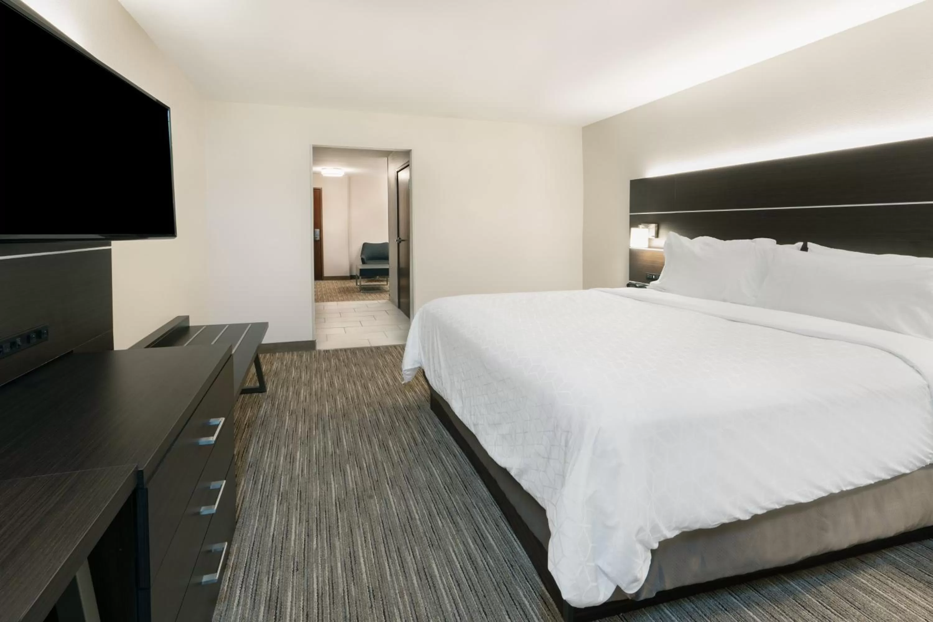 Photo of the whole room, Bed in Holiday Inn Express & Suites Trinidad by IHG