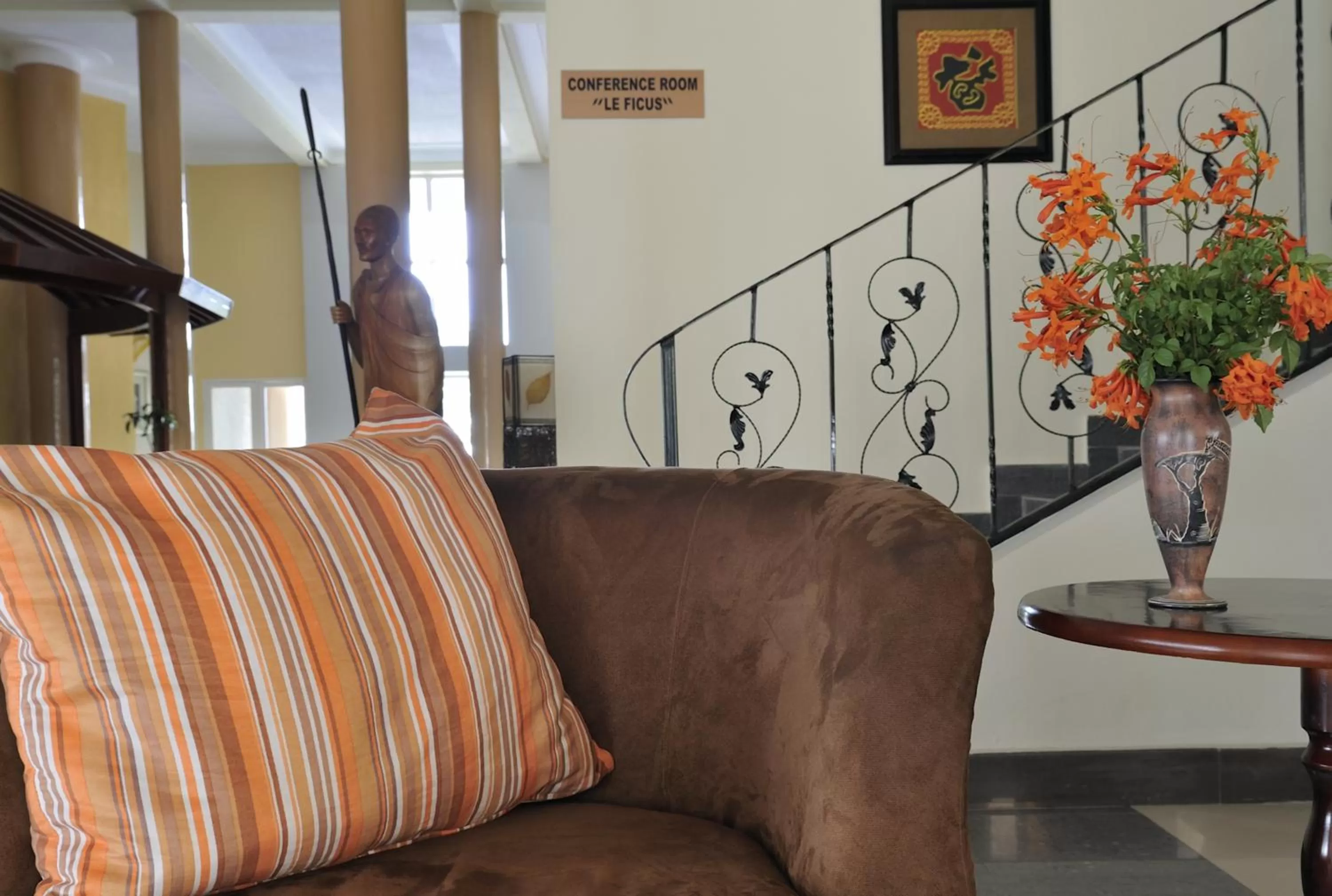 Seating area, Bed in Hotel Safari Gate