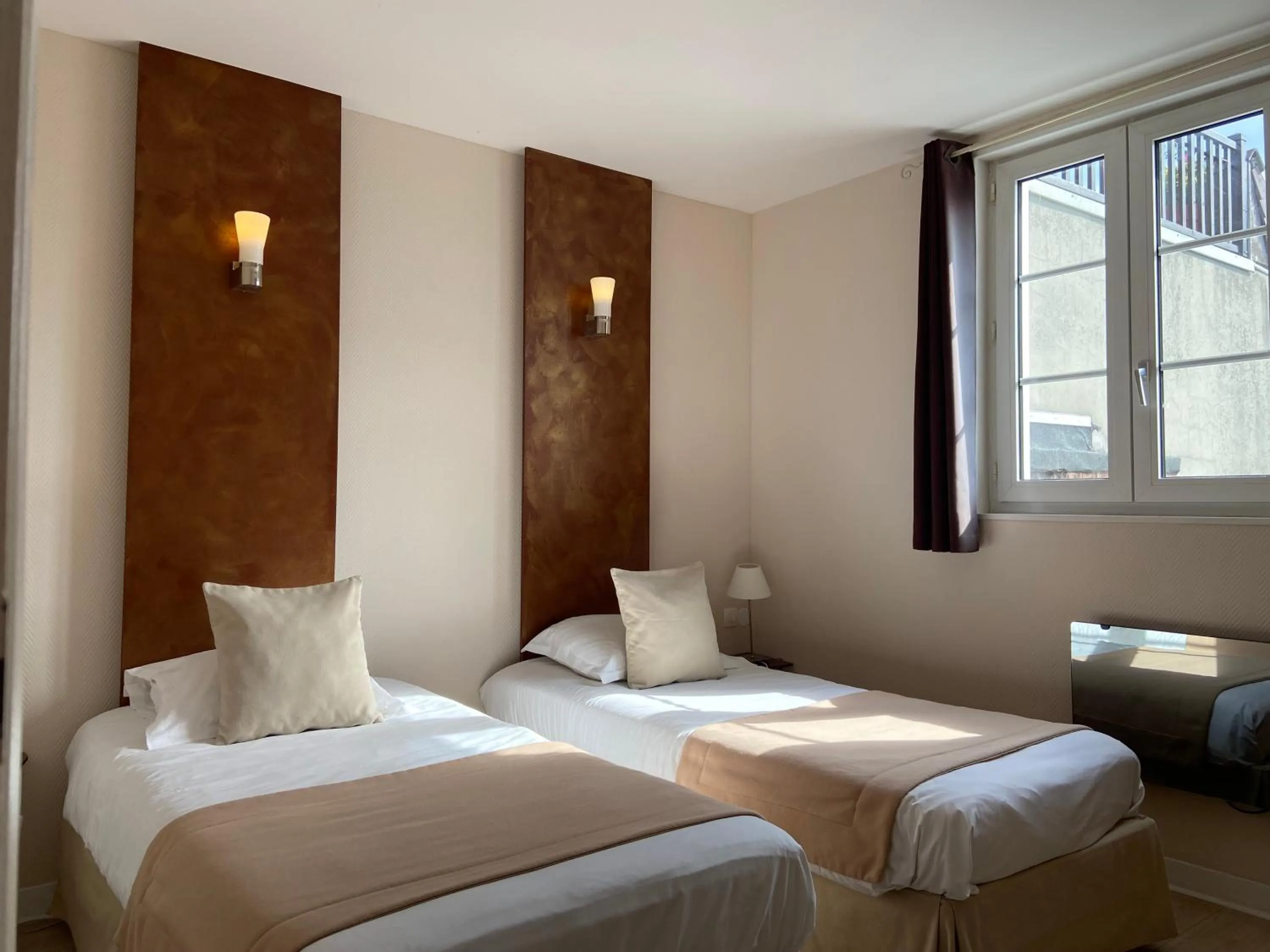 Bed in Hôtel de la Plage