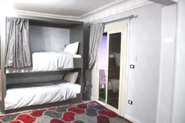 Bunk Bed in Hostel Sunset Down town