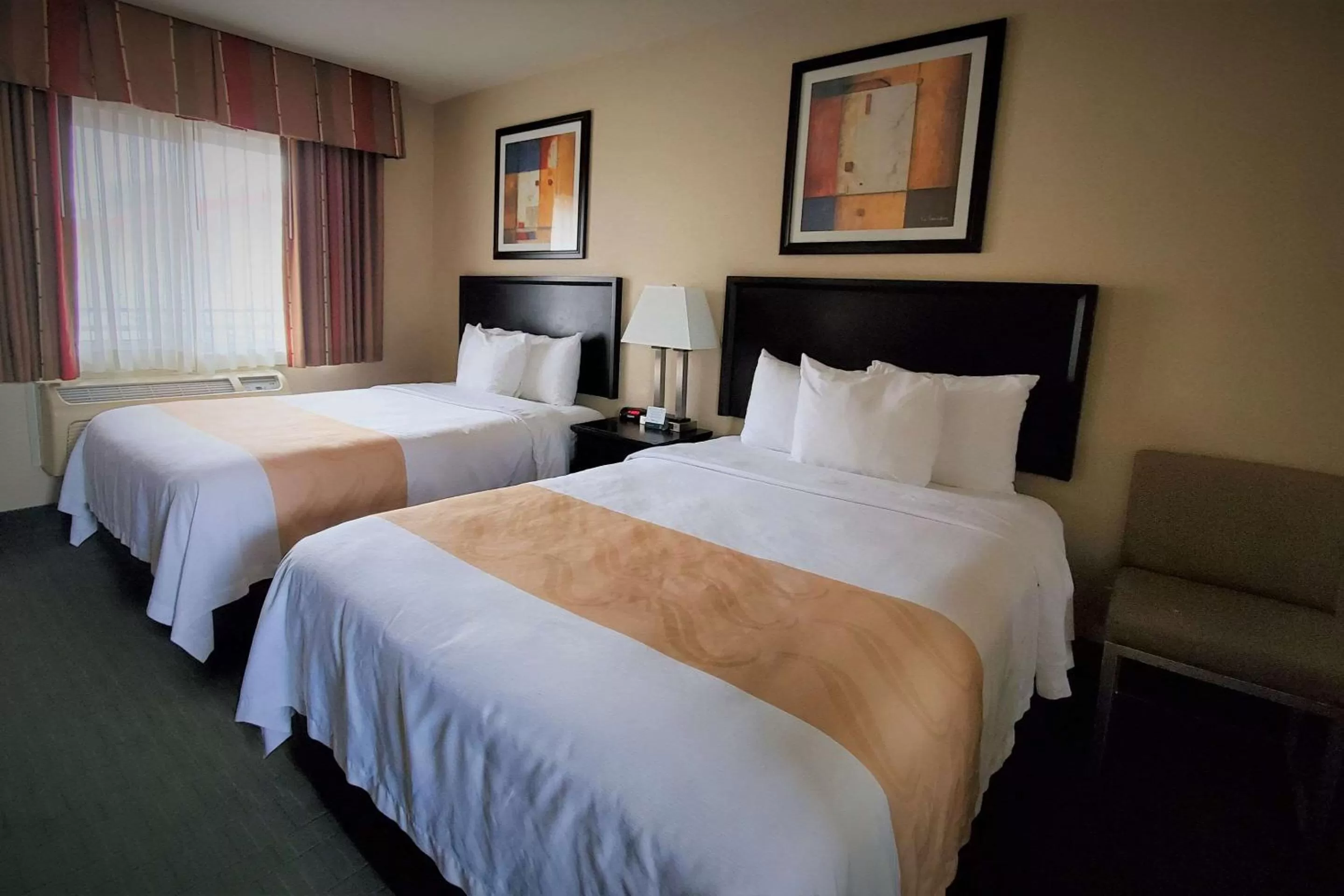 Bedroom, Bed in Quality Inn & Suites Anaheim at the Park