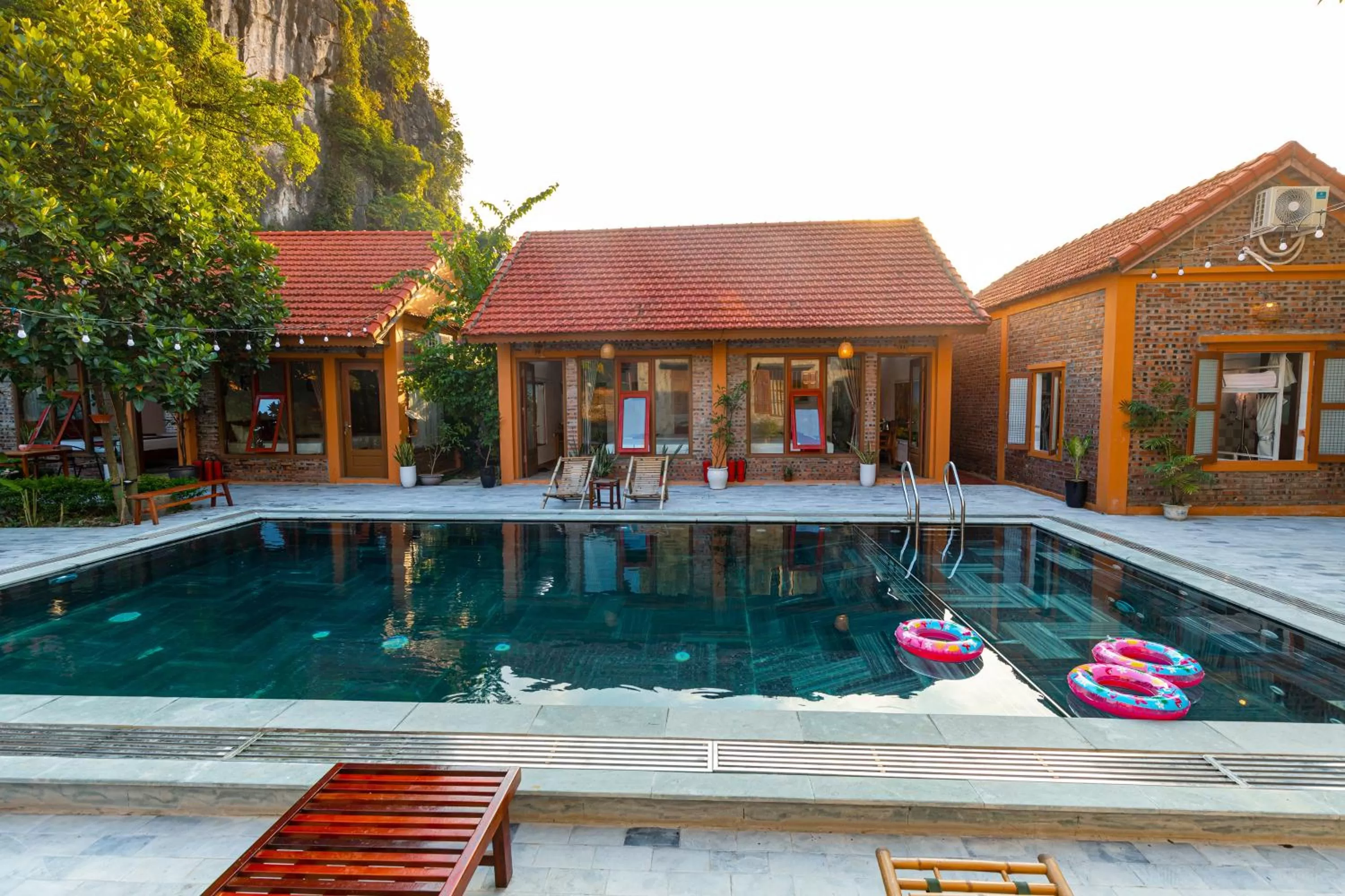 Tam Coc mountain bungalow