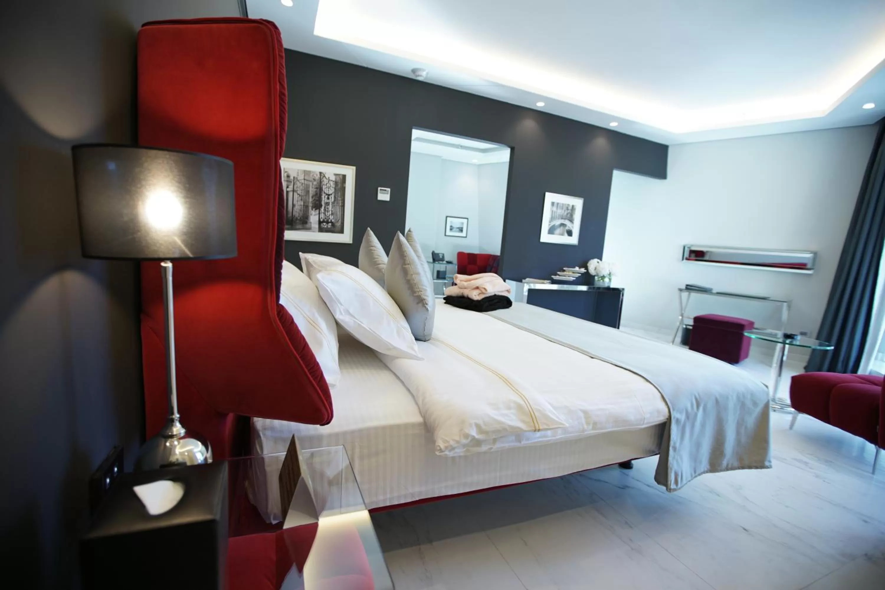 Bedroom, Bed in Royal Tulip Achrafieh
