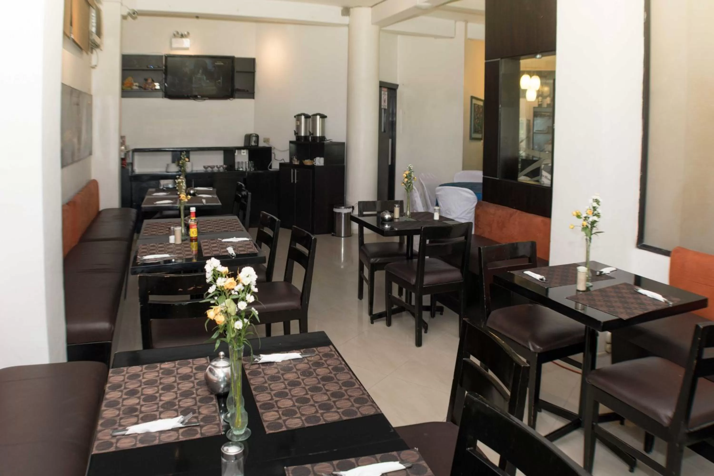 Restaurant/Places to Eat in Hotel Castell