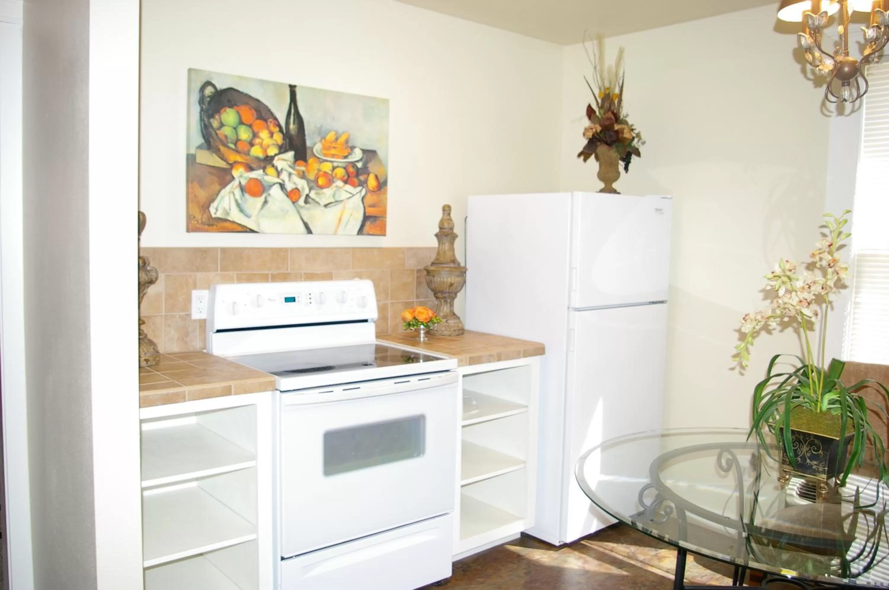 Kitchen or kitchenette in Rainbow Courts