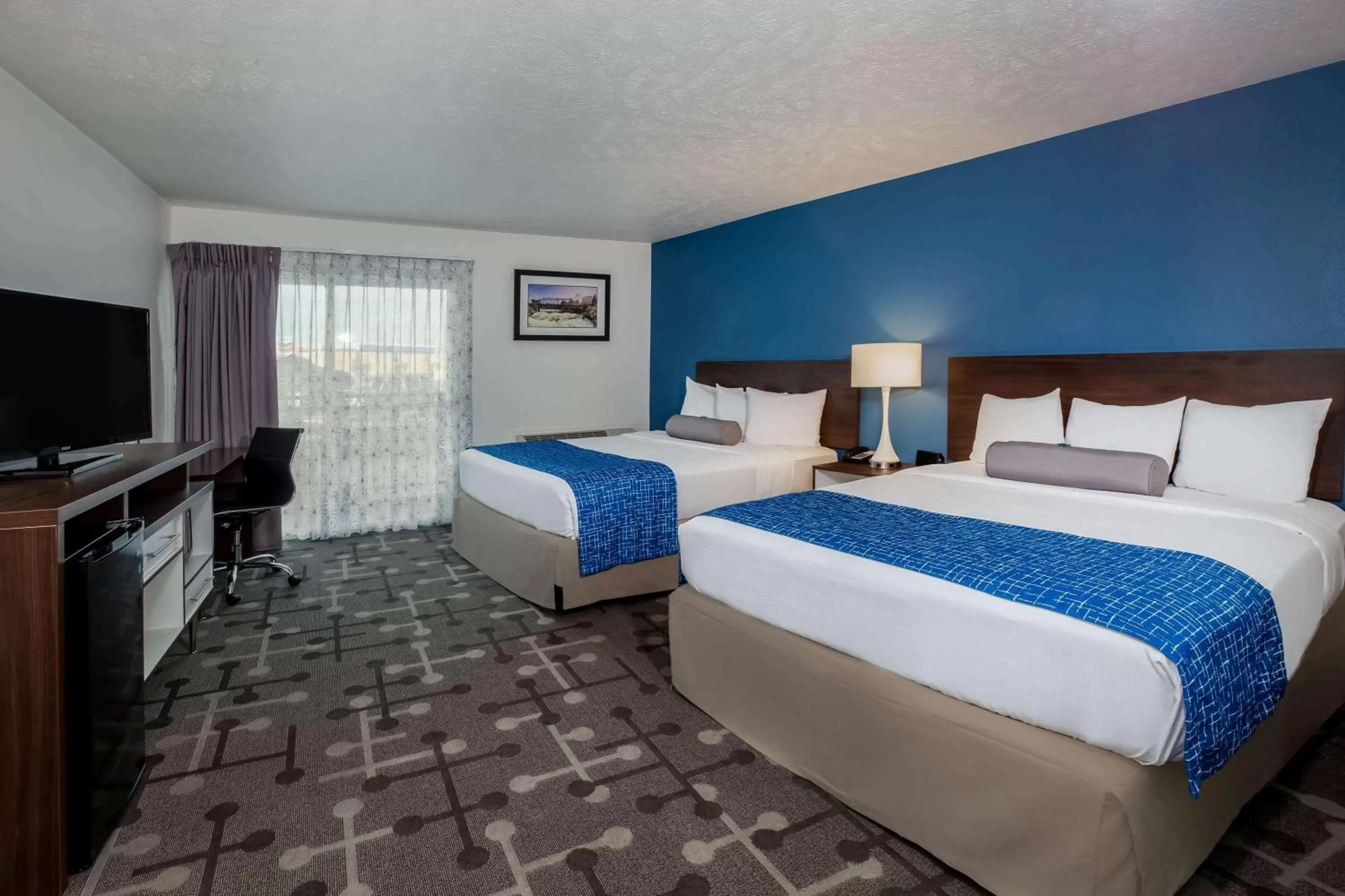Photo of the whole room in Baymont by Wyndham Spokane