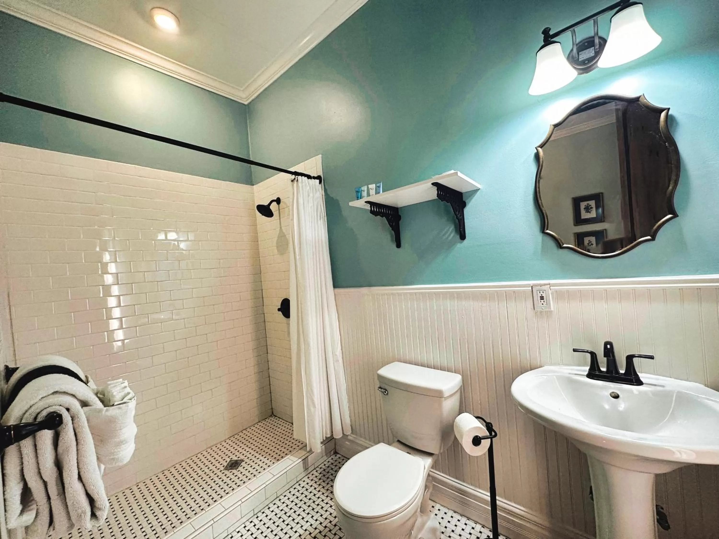 Bathroom in The Mansion on 17th, formerly Schaefer Haus