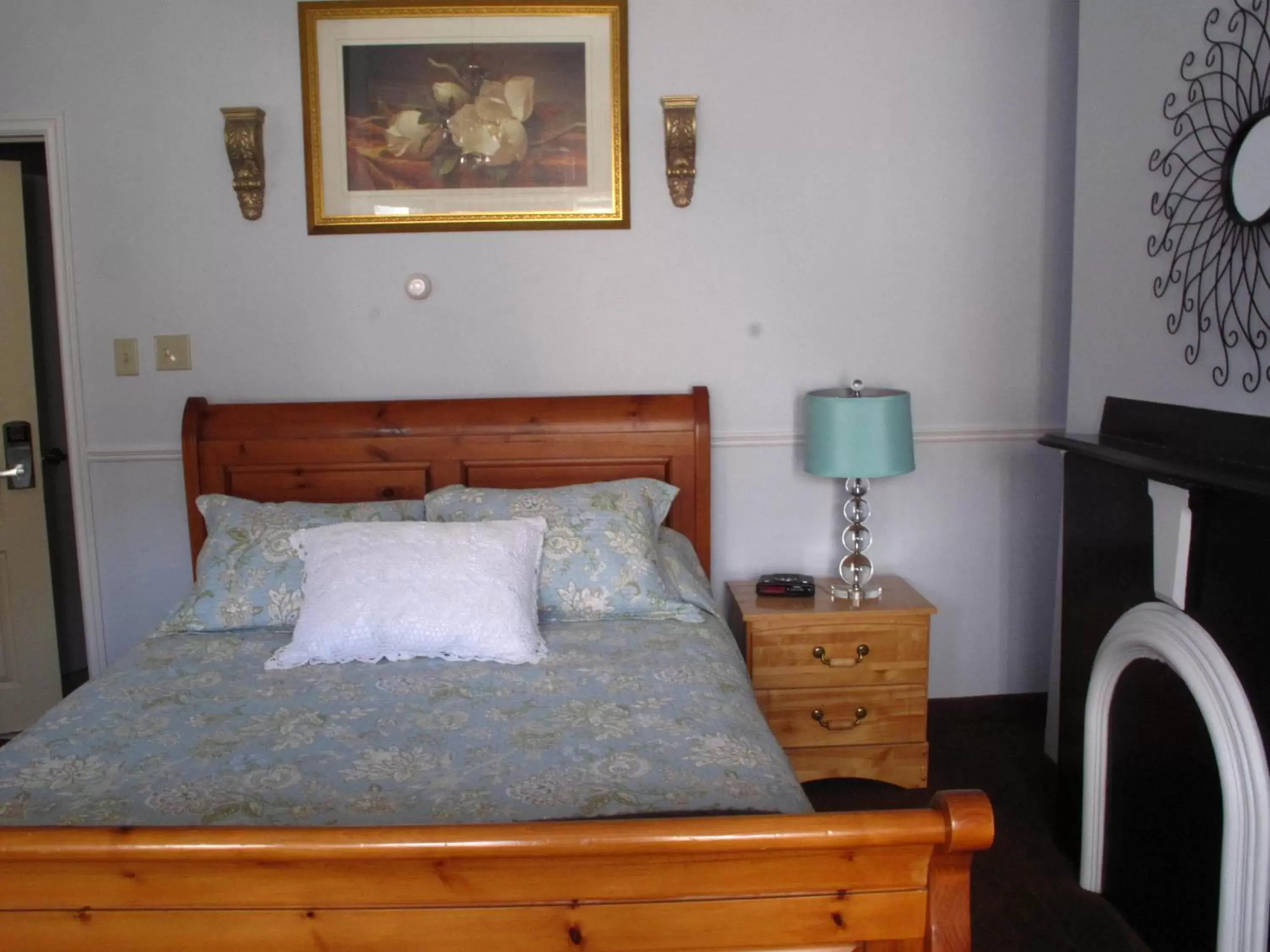 Queen Room in Garden South Park Inn Queen Room in Garden South Park Inn