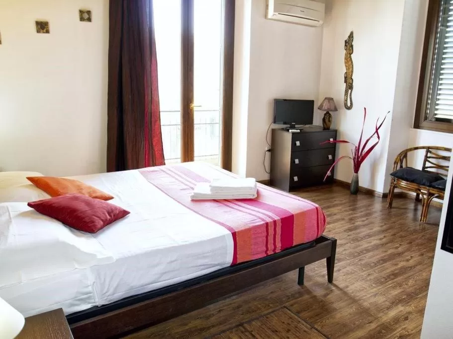 View (from property/room), Bed in Cuscino e Cappuccino B&B